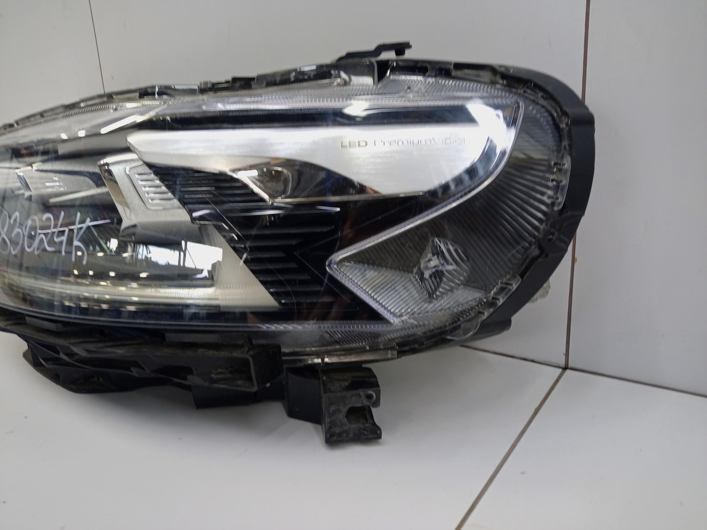 Фара передняя левая Haval F7 LED
