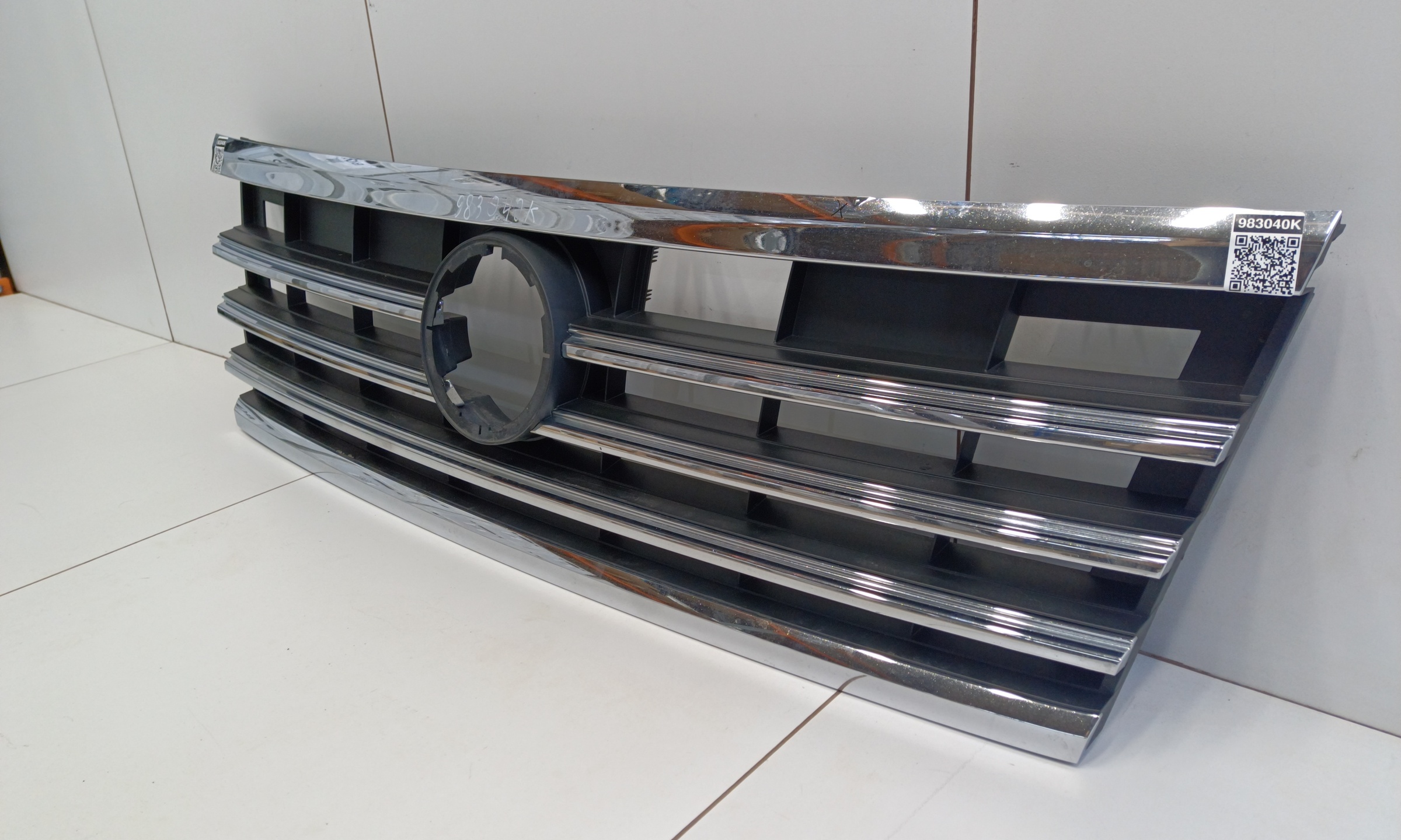 Решетка радиатора Volkswagen Touareg 3