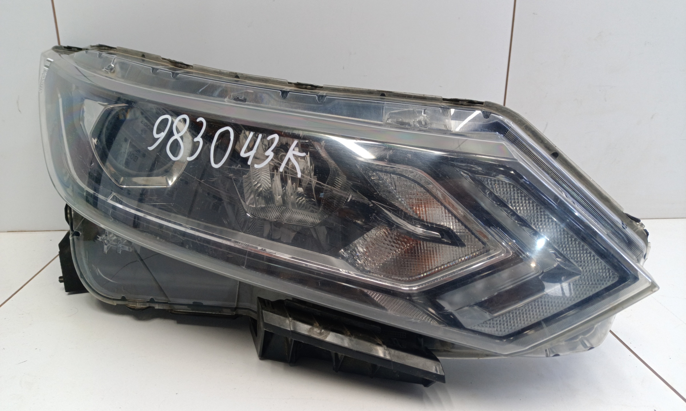 Фара передняя правая Nissan Qashqai 2 Restail галоген
