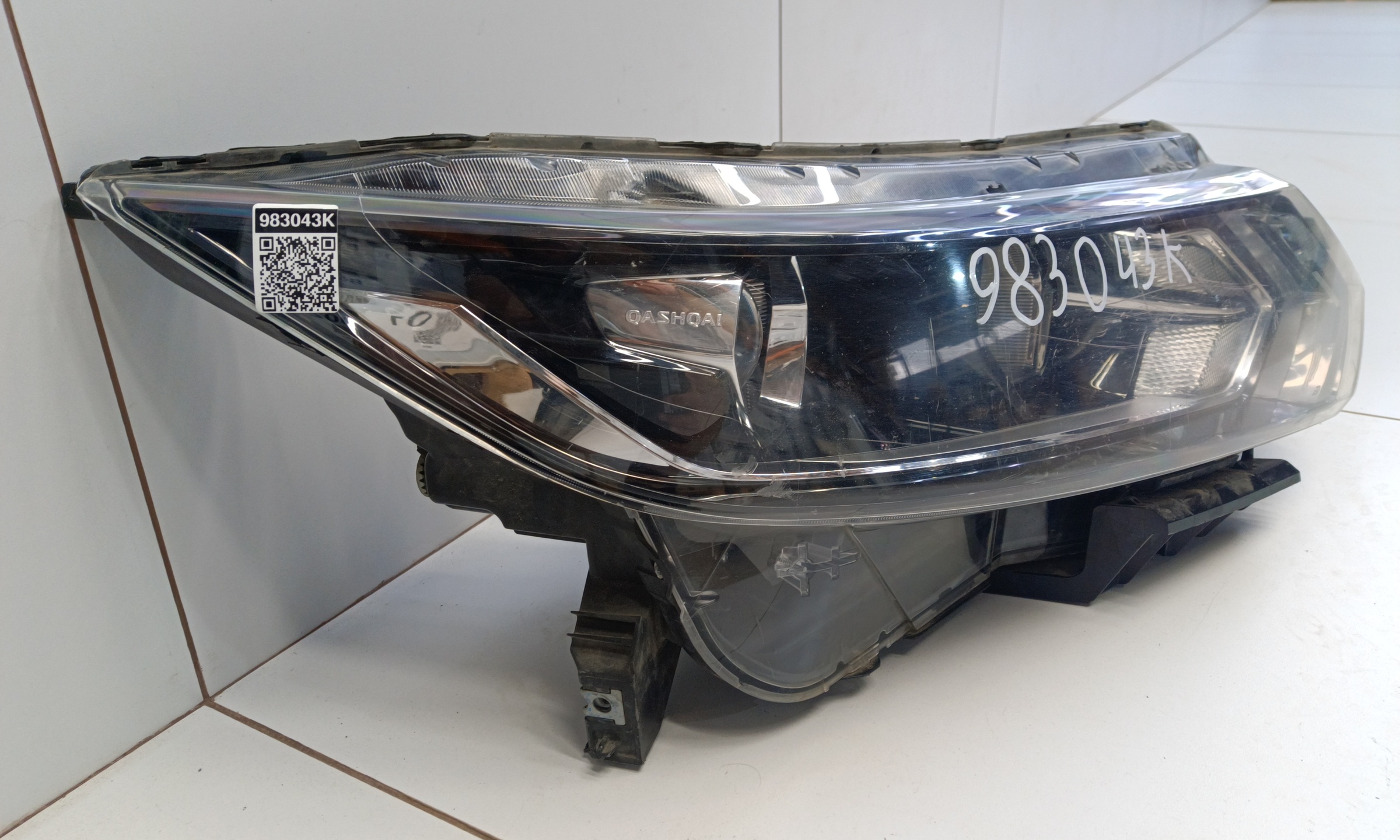 Фара передняя правая Nissan Qashqai 2 Restail галоген