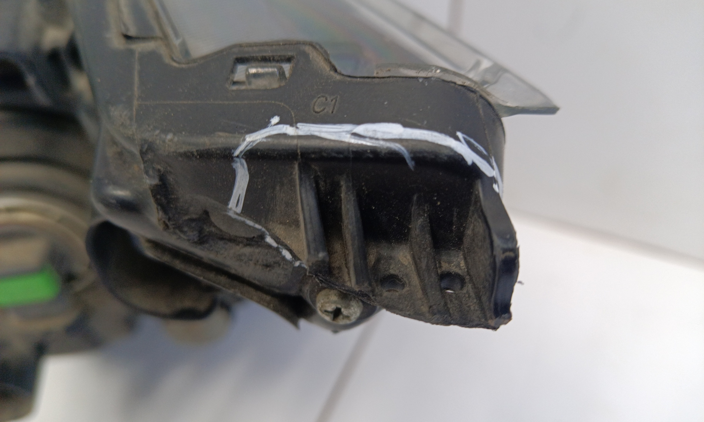 Фара передняя правая Nissan Qashqai 2 Restail галоген