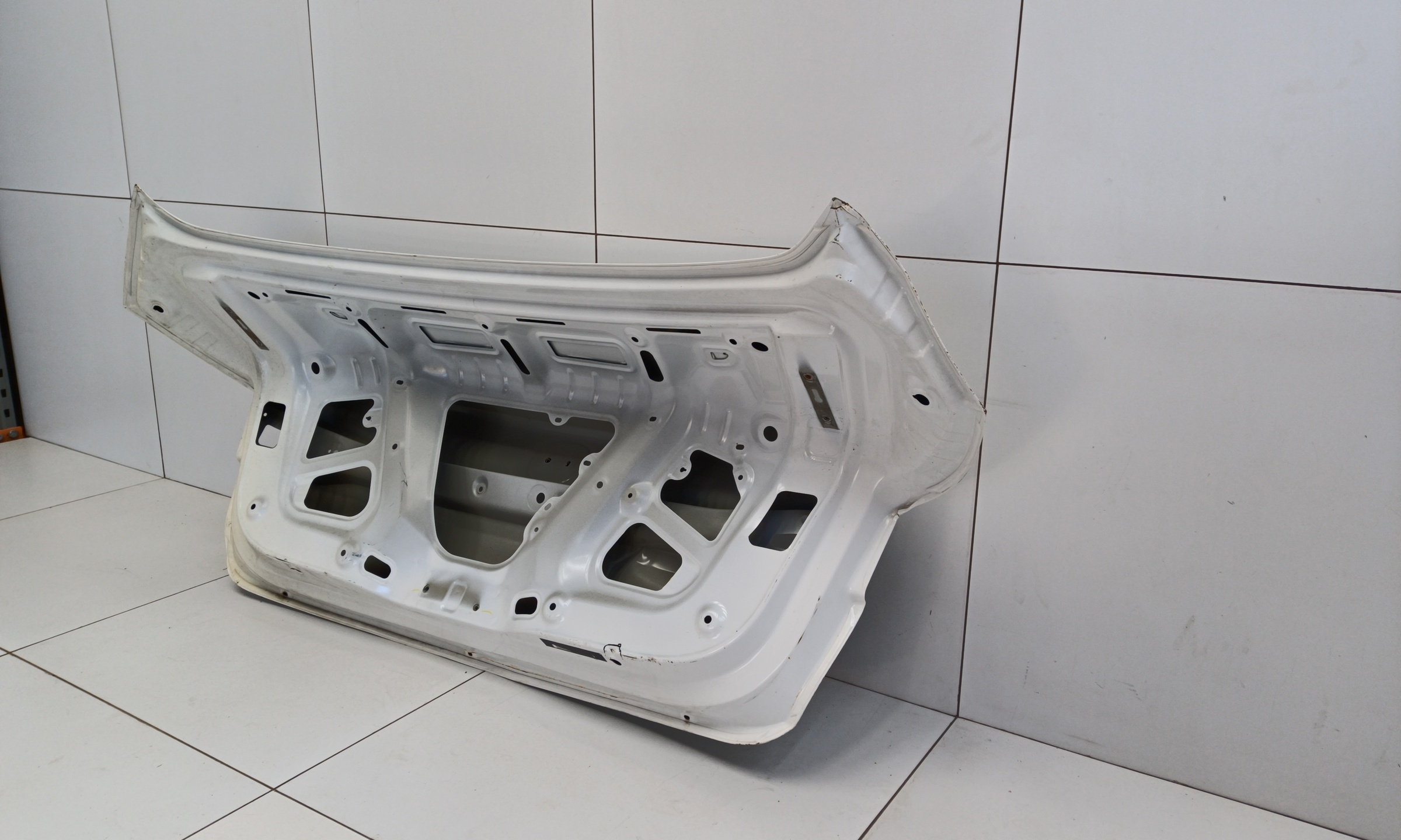 Крышка багажника Changan Eado Plus 1