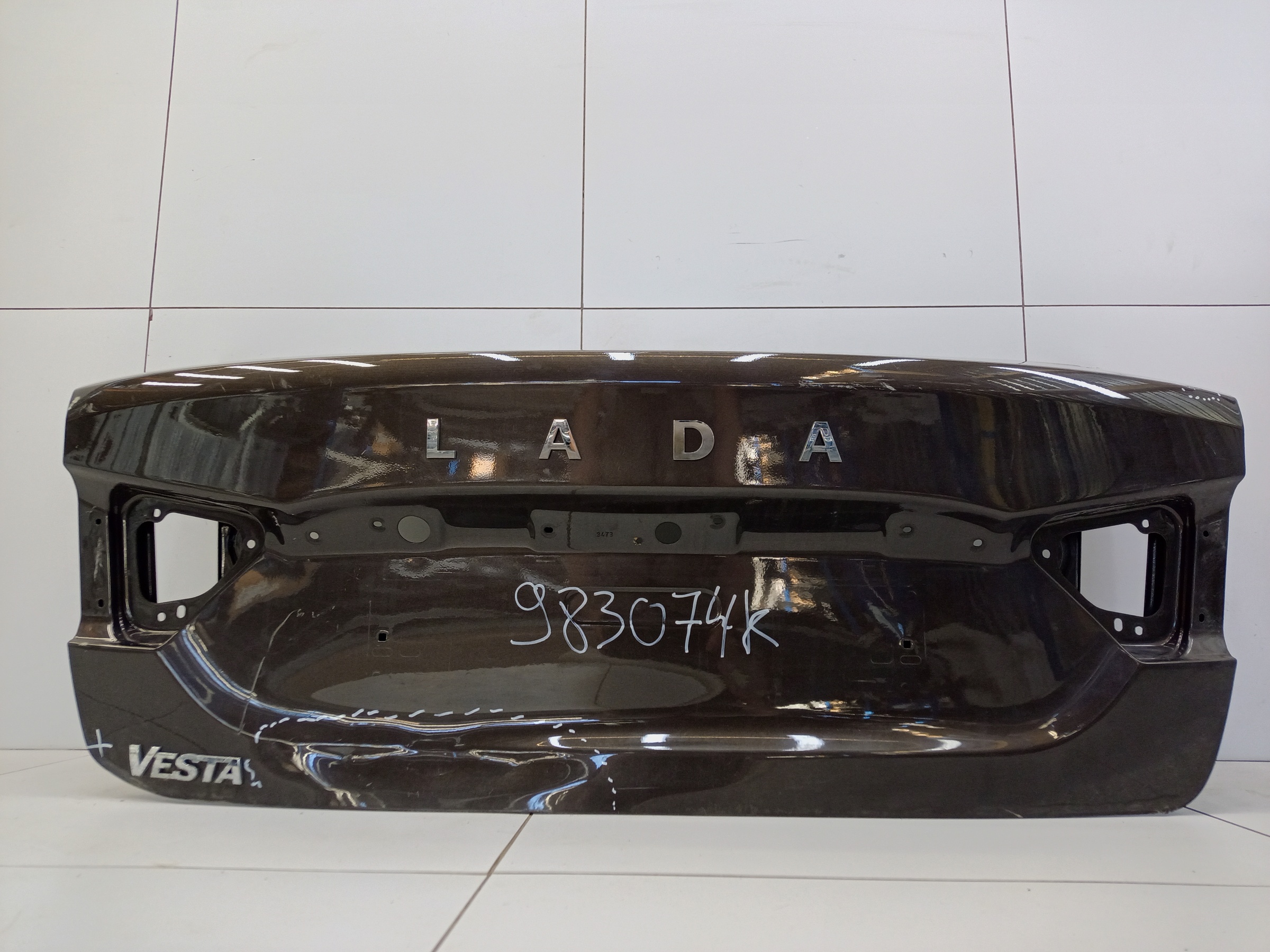 Крышка багажника Lada Vesta Sedan