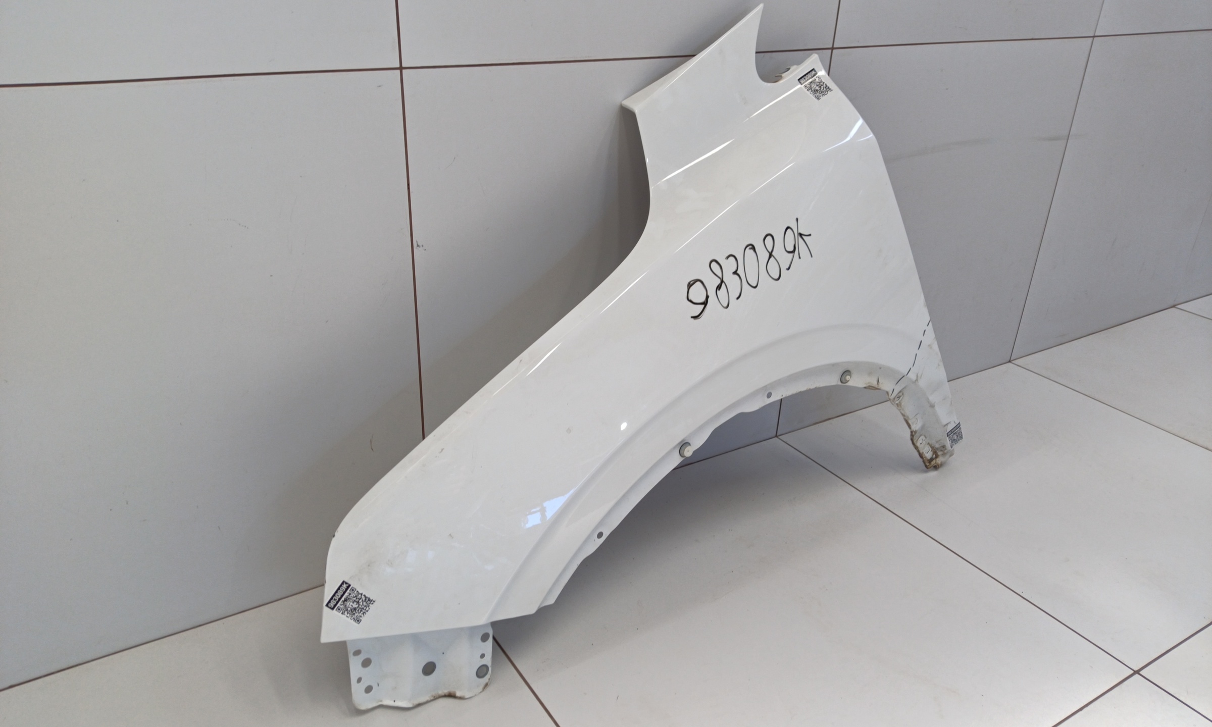 Крыло переднее левое Geely Coolray