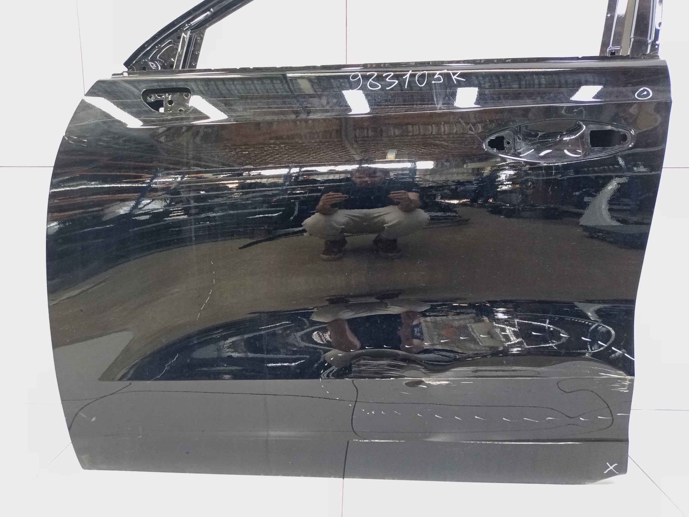 Дверь передняя левая Haval Jolion без молдинга