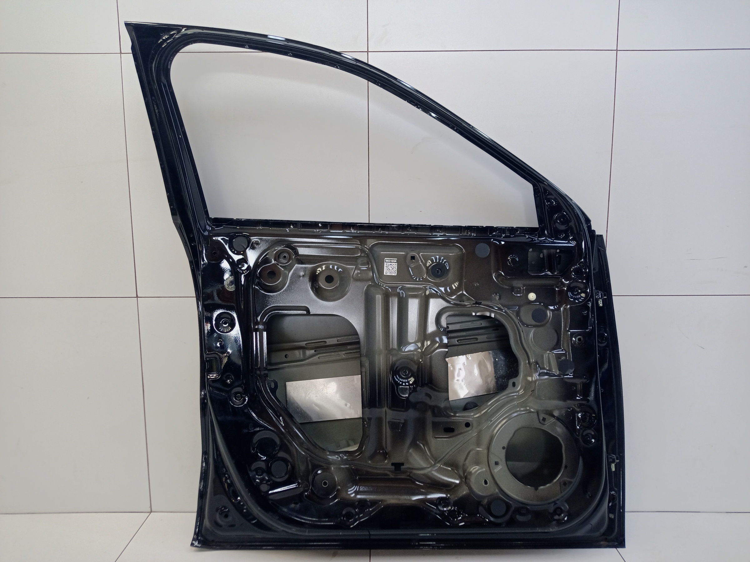 Дверь передняя левая Haval Jolion без молдинга