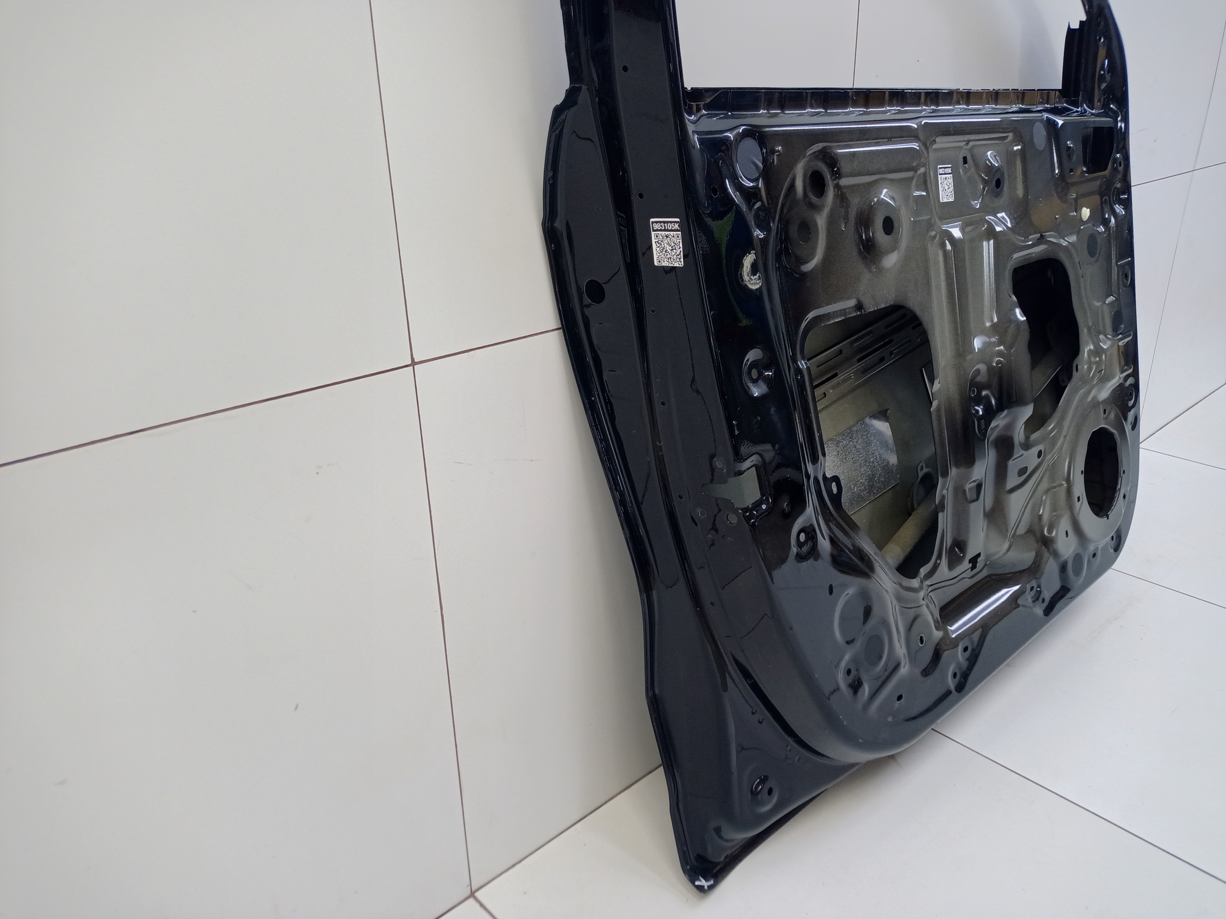 Дверь передняя левая Haval Jolion без молдинга