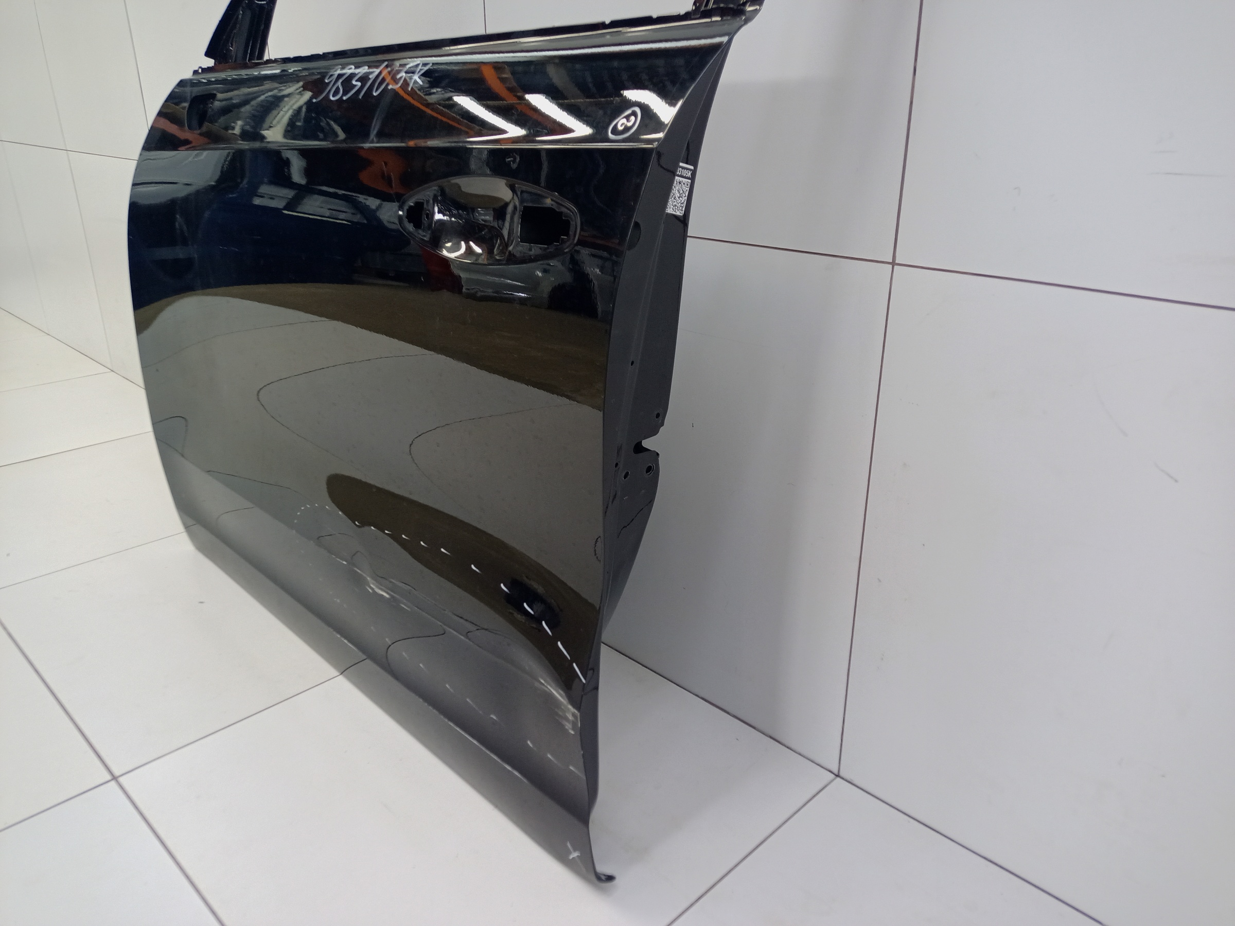 Дверь передняя левая Haval Jolion без молдинга