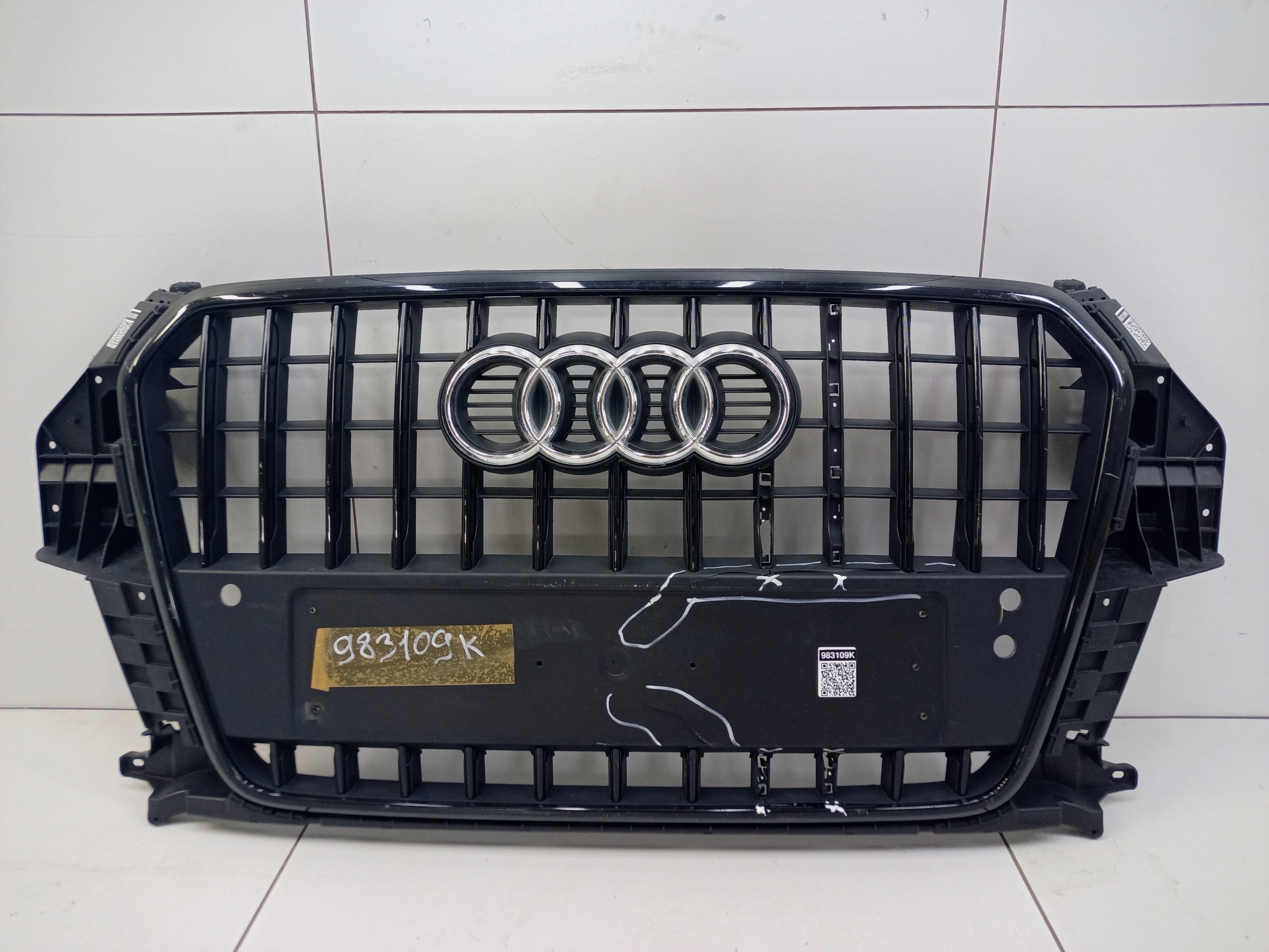 Решетка радиатора Audi Q3 S-Line