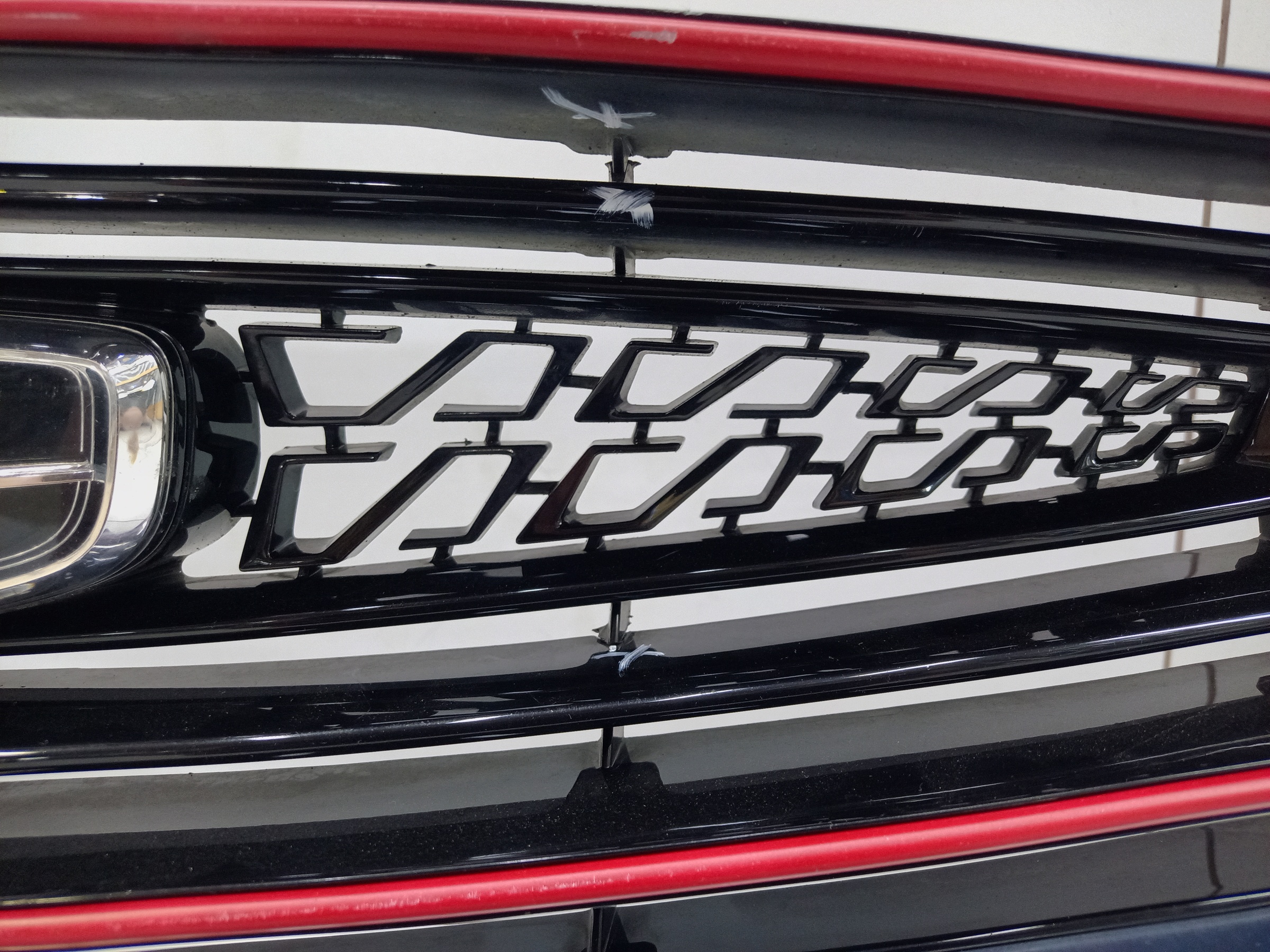 Решетка радиатора Geely Coolray без камеры