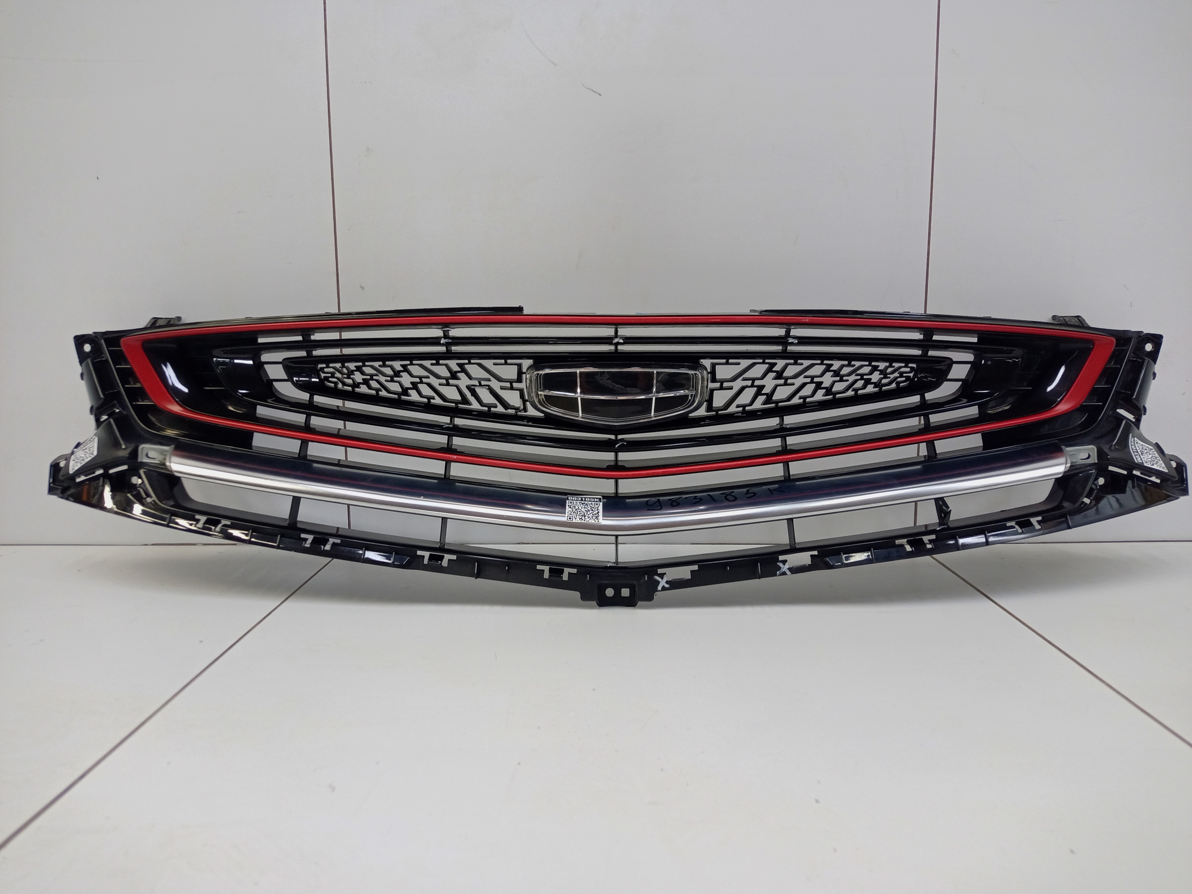 Решетка радиатора Geely Coolray без камеры
