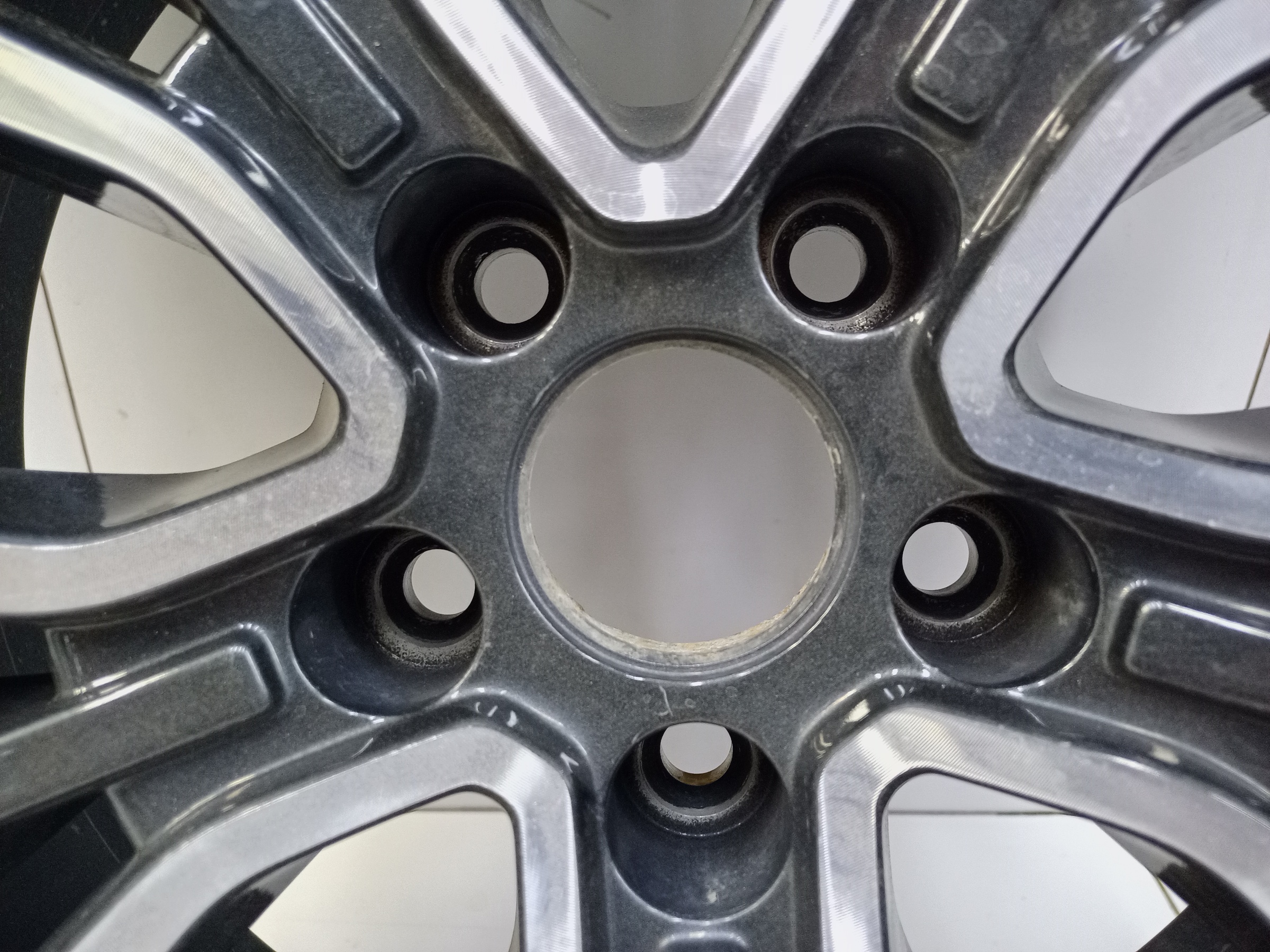 Диск колеса литой Exeed TXL R20
