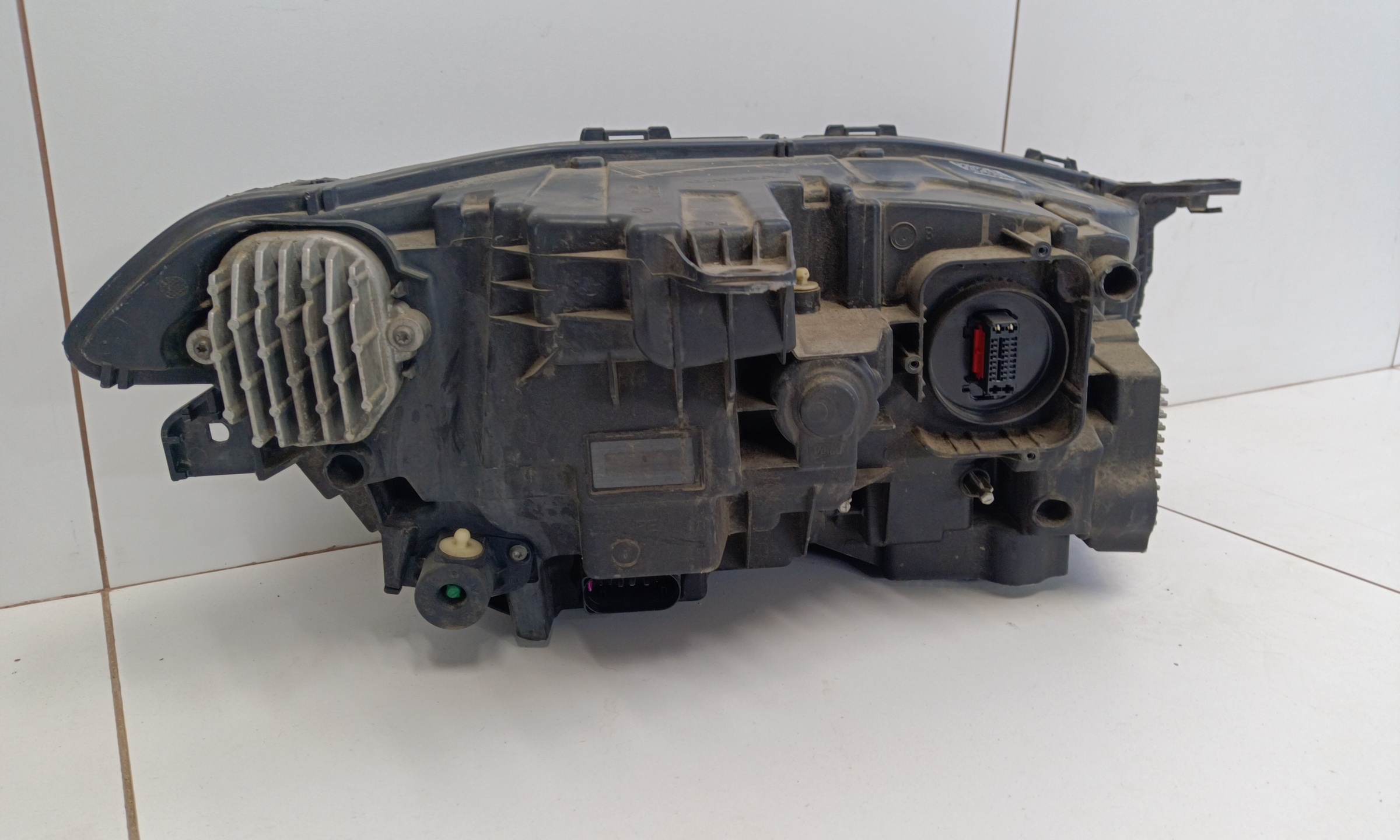 Фара передняя левая Volvo XC90 2 LED