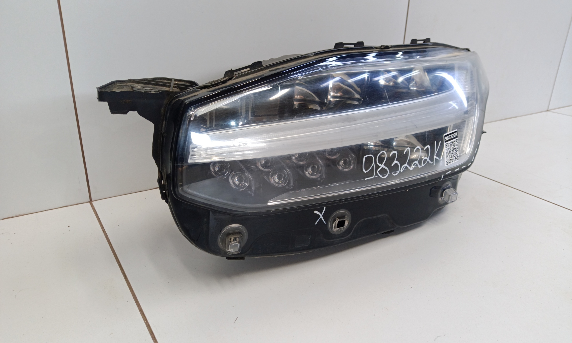 Фара передняя левая Volvo XC90 2 LED