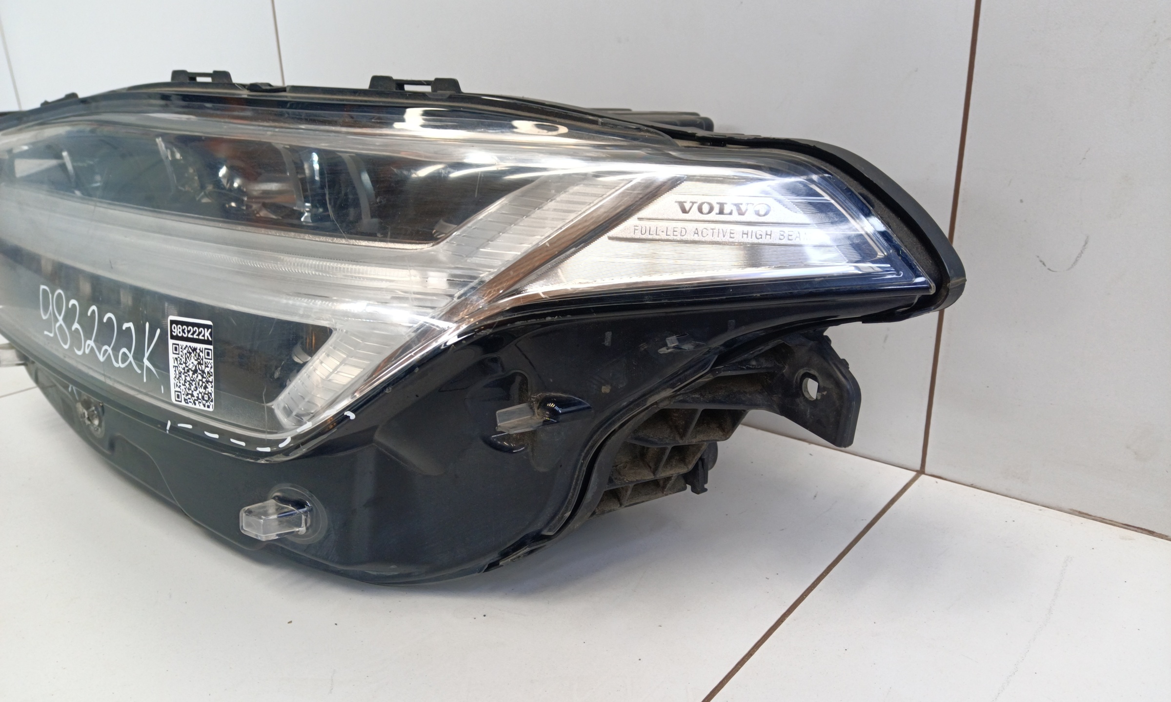 Фара передняя левая Volvo XC90 2 LED