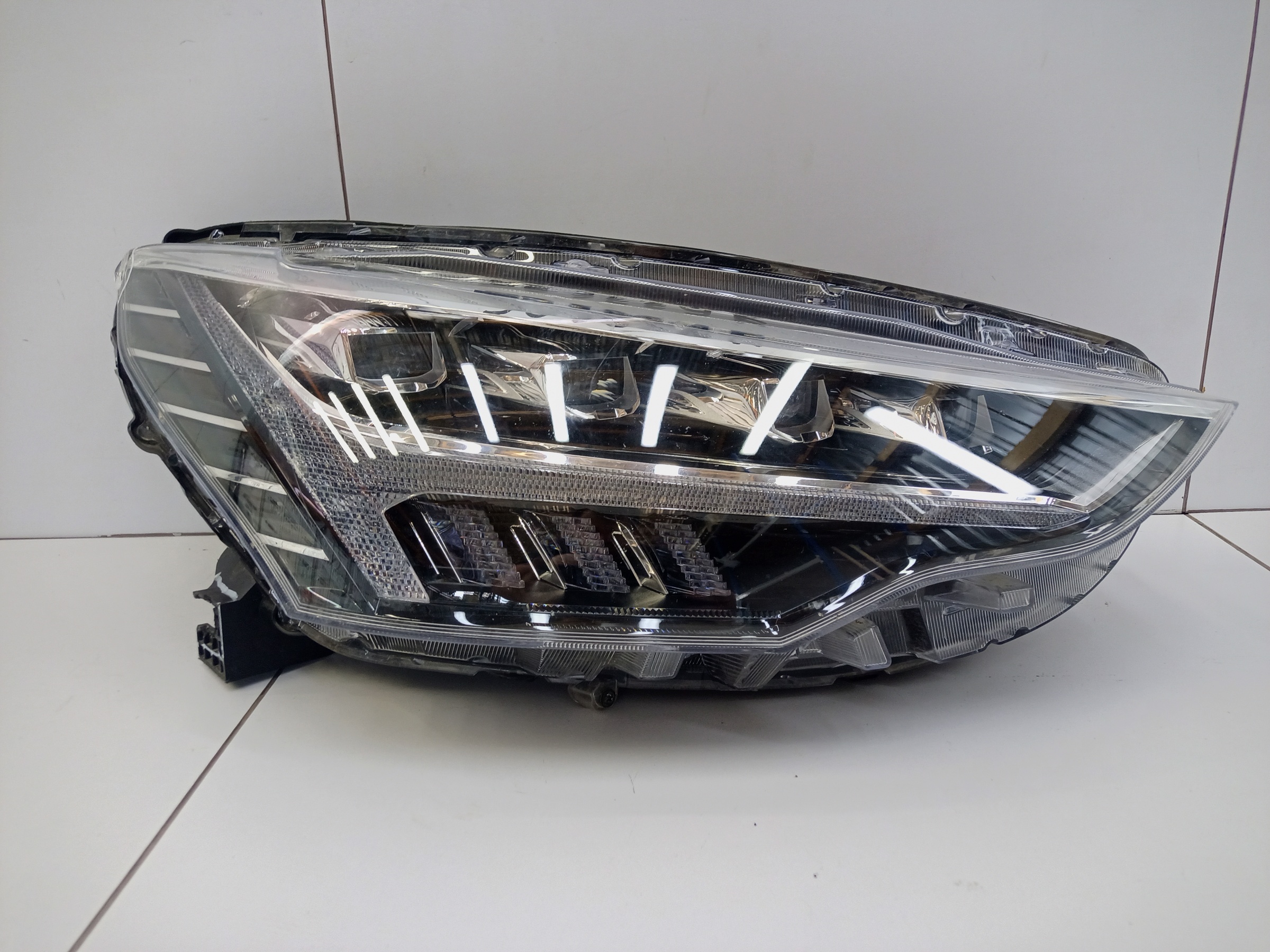 Фара передняя правая Haval Jolion LED