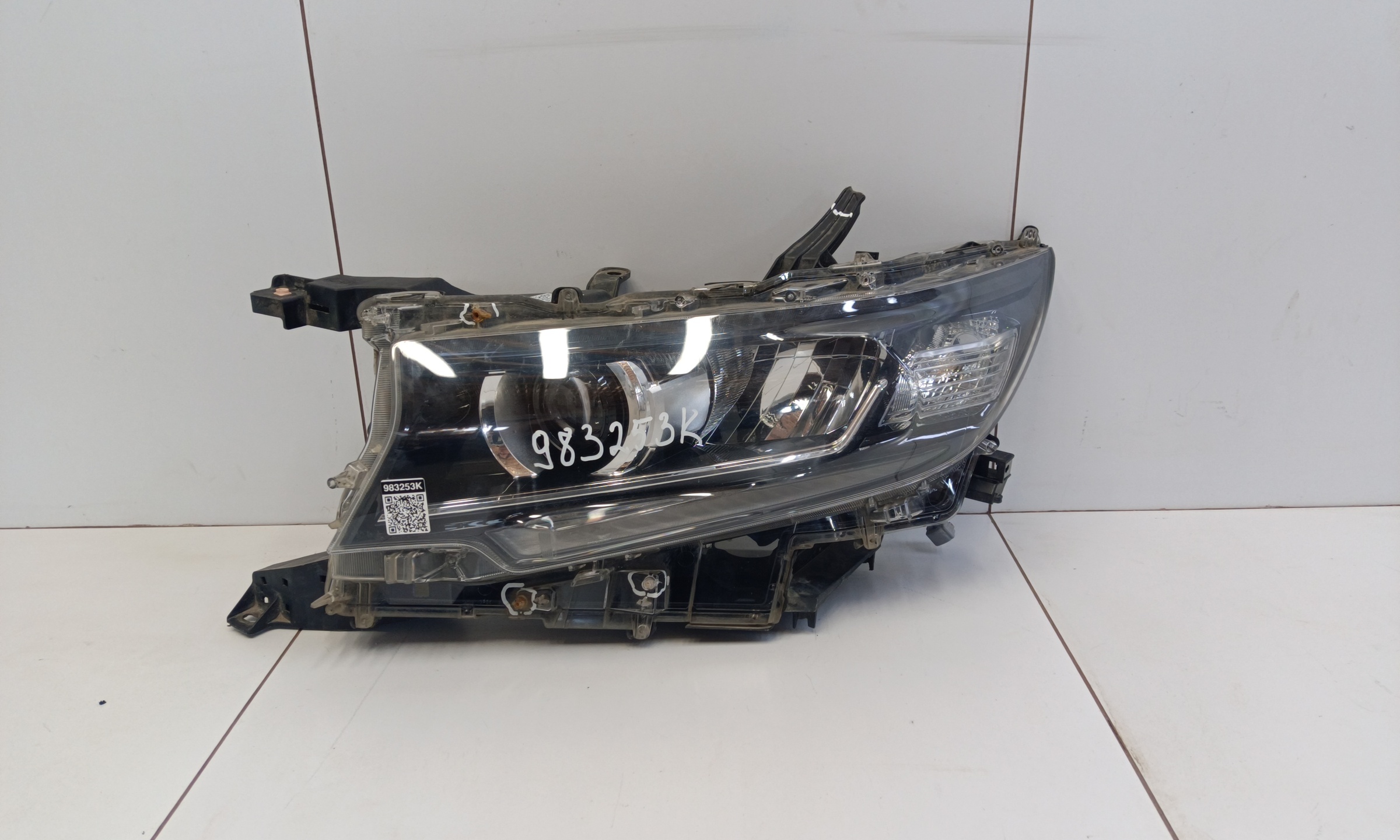 Фара передняя левая Toyota Land Cruiser Prado 150 Restail 2 LED