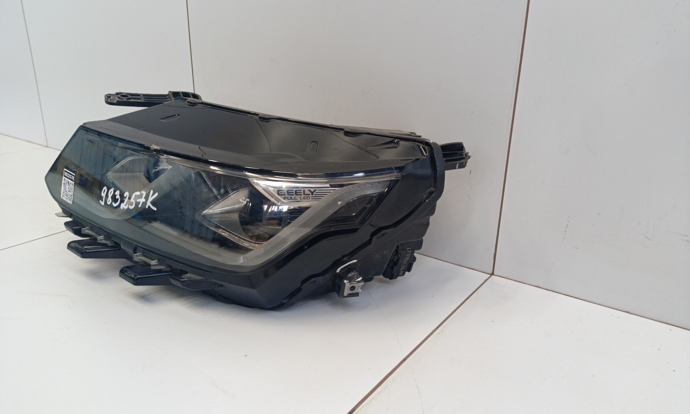 Фара передняя левая Geely Coolray LED