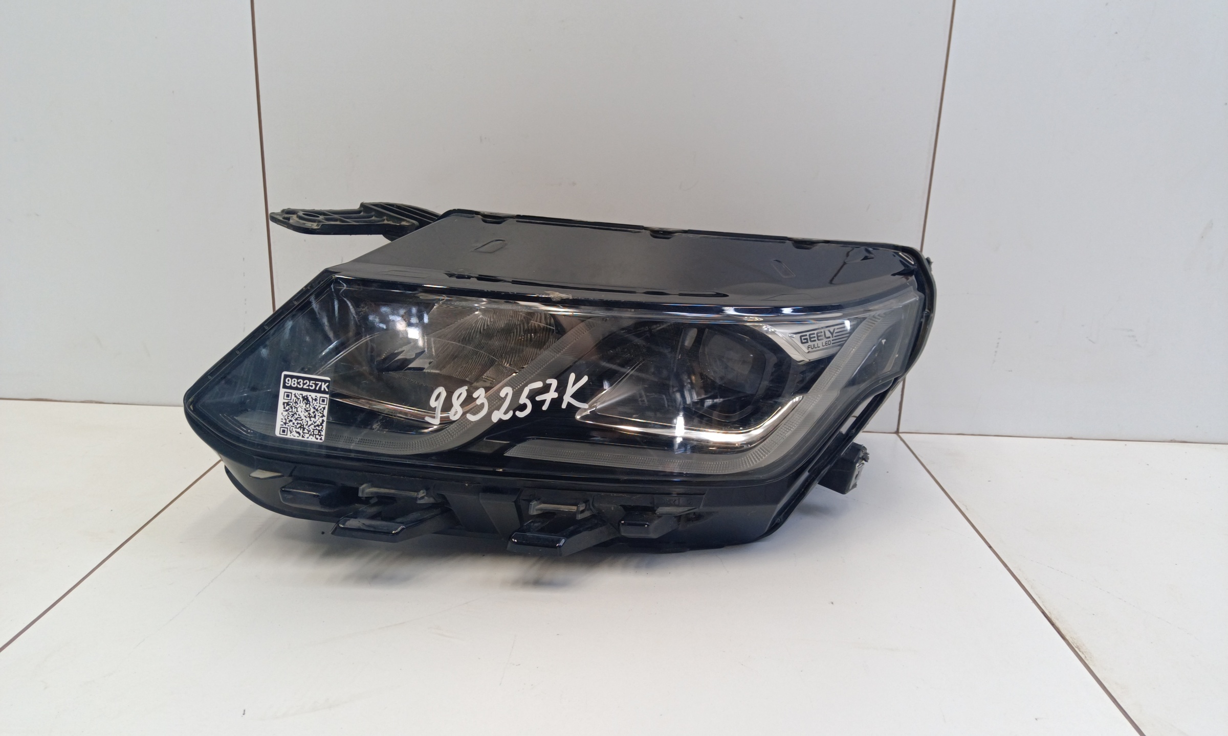 Фара передняя левая Geely Coolray LED