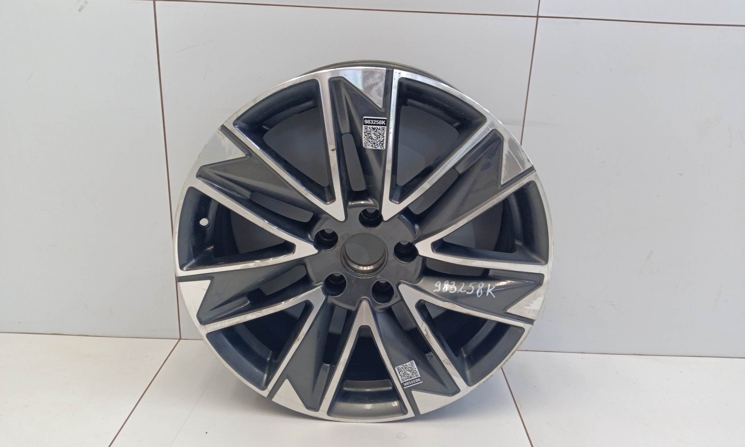 Диск колеса литой GAC GS8 2 R19