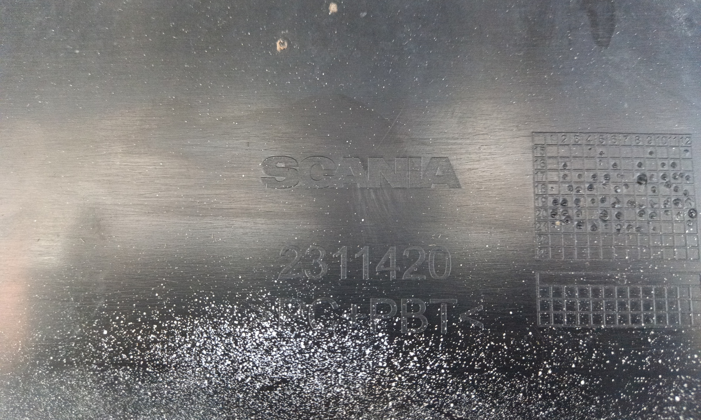 Бампер передний центральная часть Scania 6 R Series