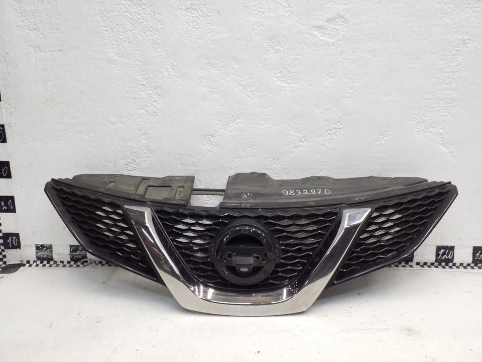 Решетка радиатора Nissan Qashqai 2