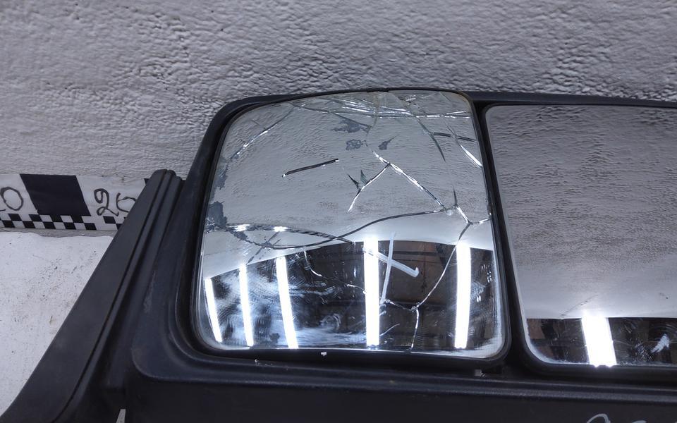 Зеркало левое MAN TGS 3 контакта (короткие кронштейны)