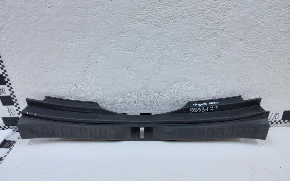 Обшивка задней панели Toyota RAV4 XA50