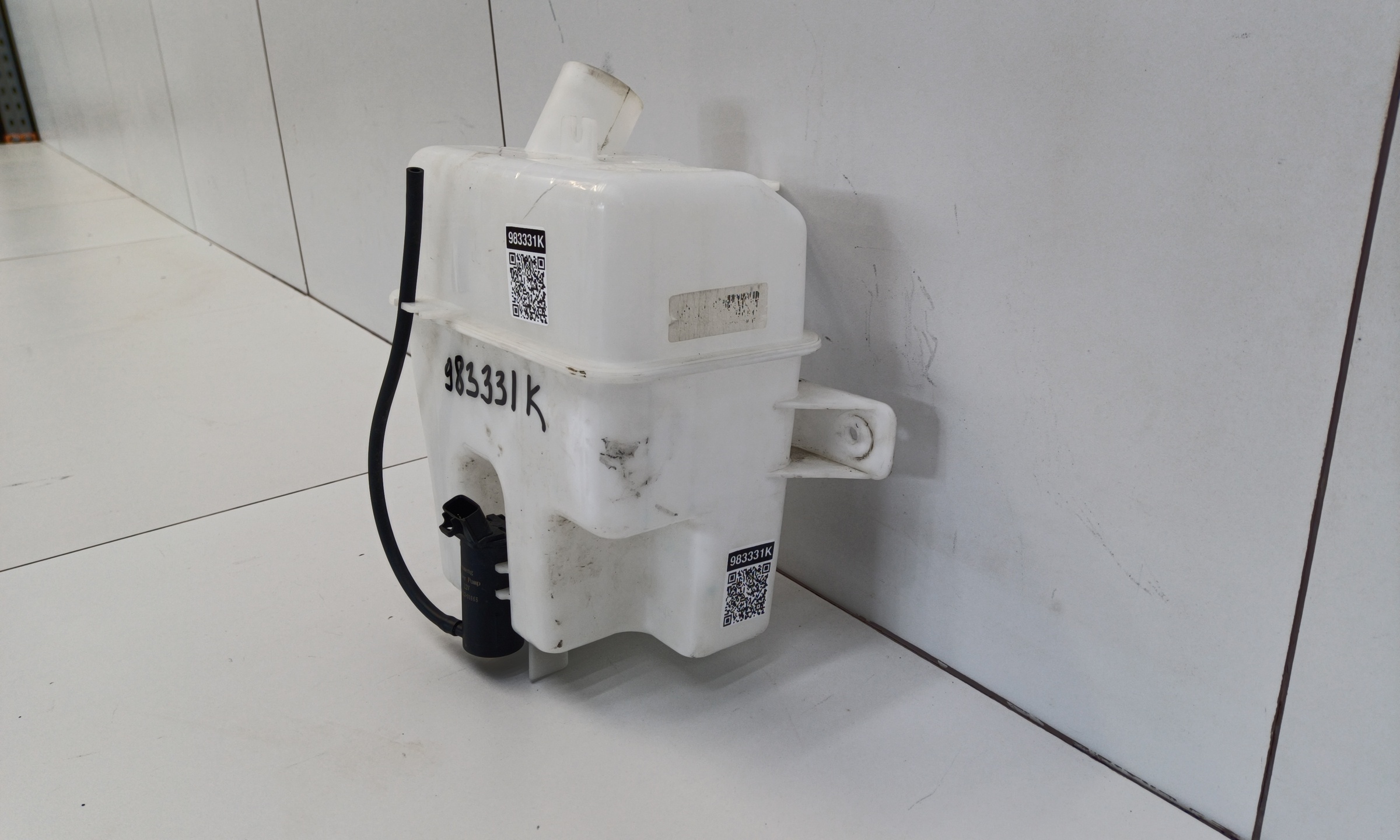 Бачок омывателя Geely Tugella