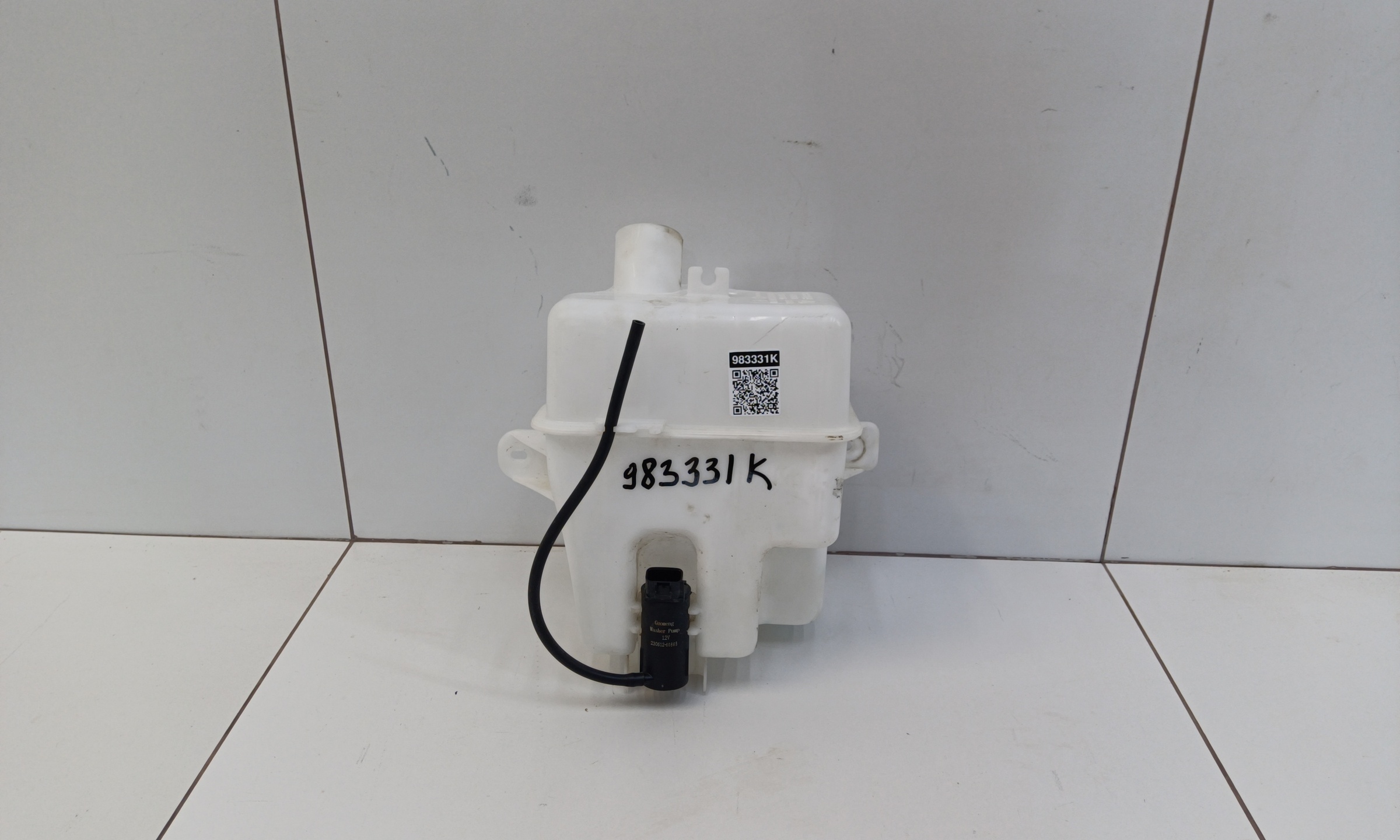 Бачок омывателя Geely Tugella