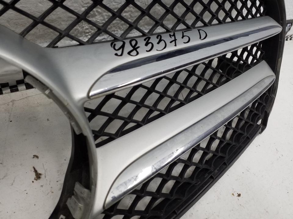 Решетка радиатора Mercedes-Benz A-klasse W176