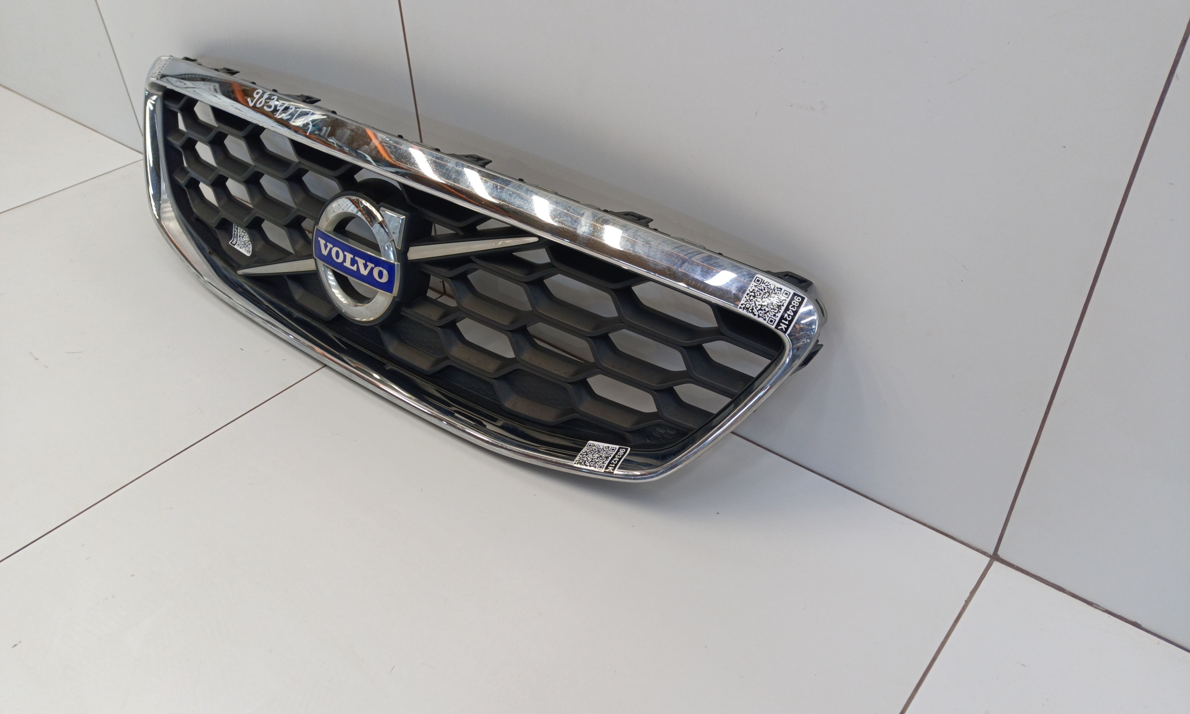 Решетка радиатора Volvo V40 Cross Country