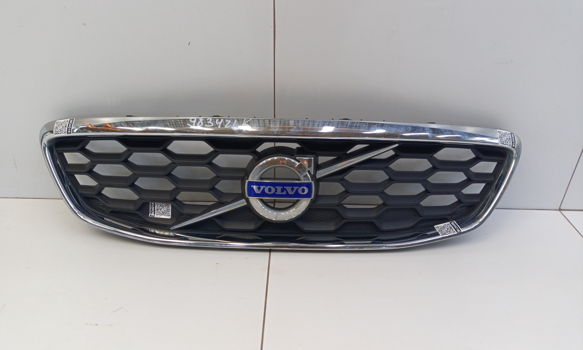 Решетка радиатора Volvo V40 Cross Country