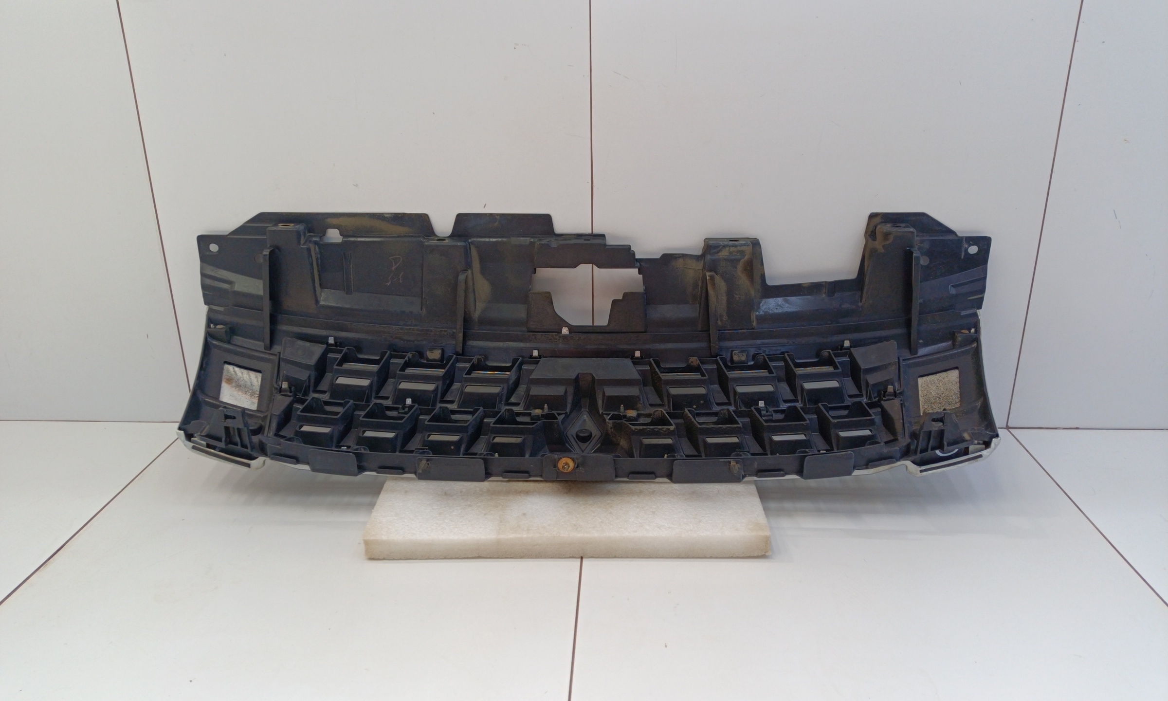 Решетка радиатора Mitsubishi Pajero 4 Restail 2