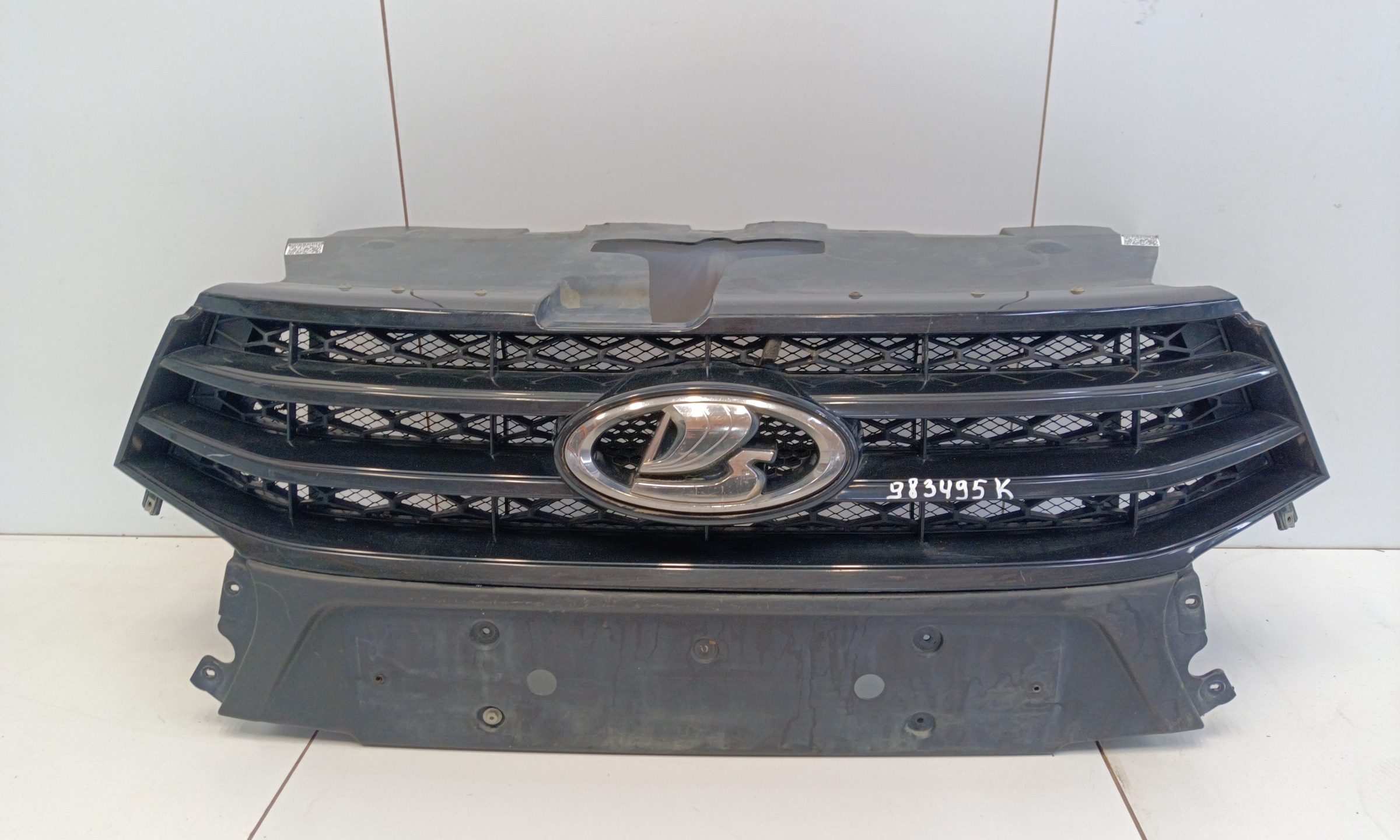 Решетка радиатора Lada Vesta