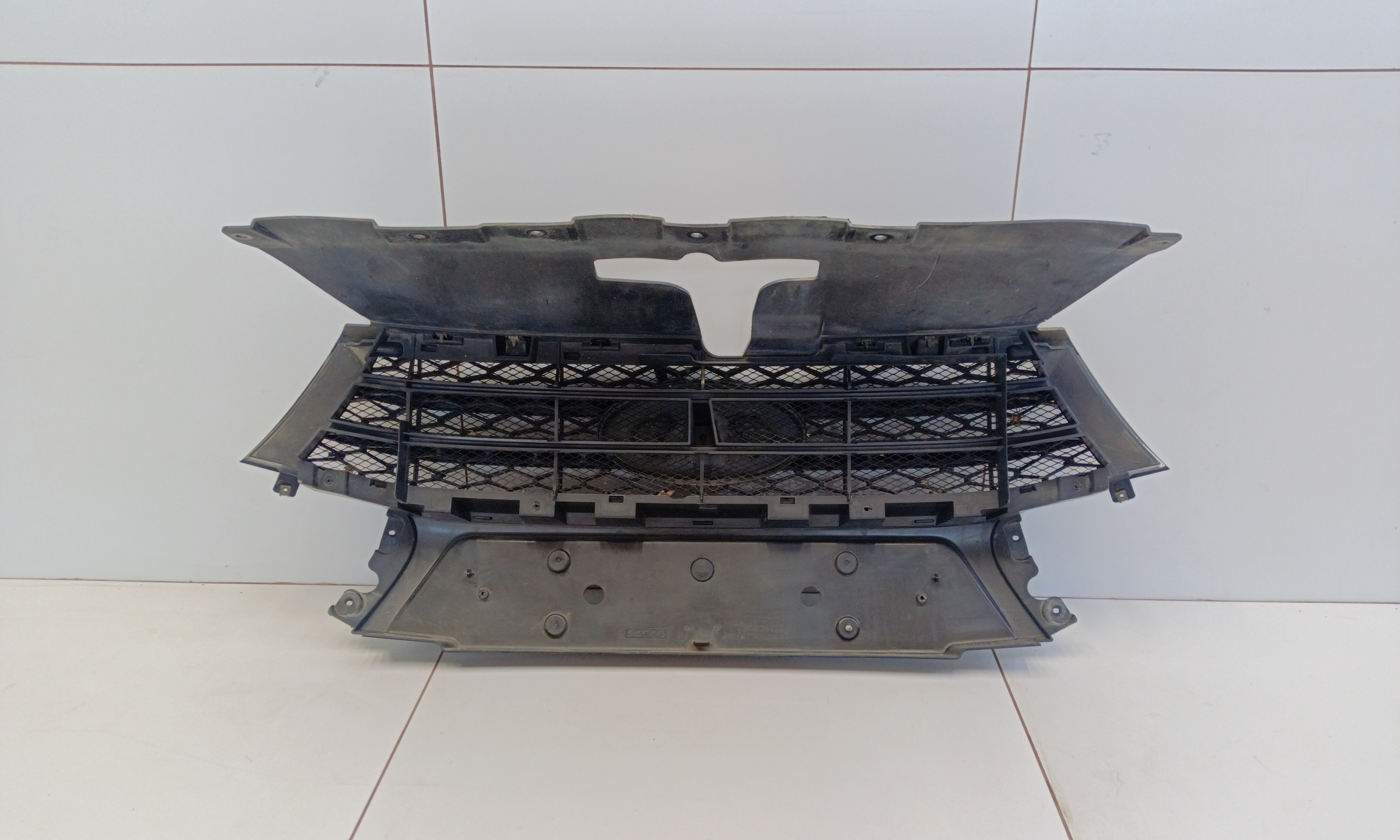 Решетка радиатора Lada Vesta