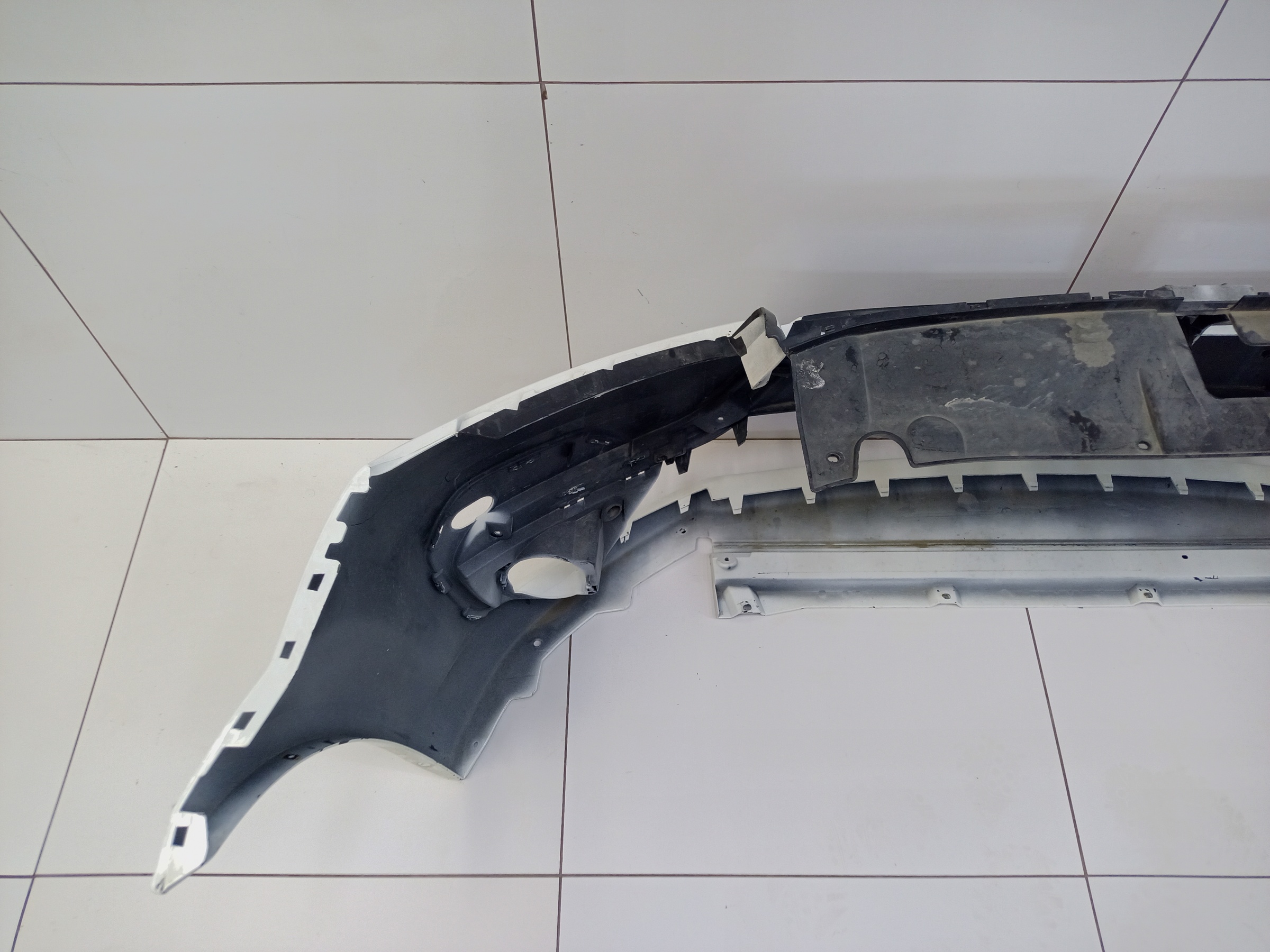 Бампер передний Lada Largus 1 Restail