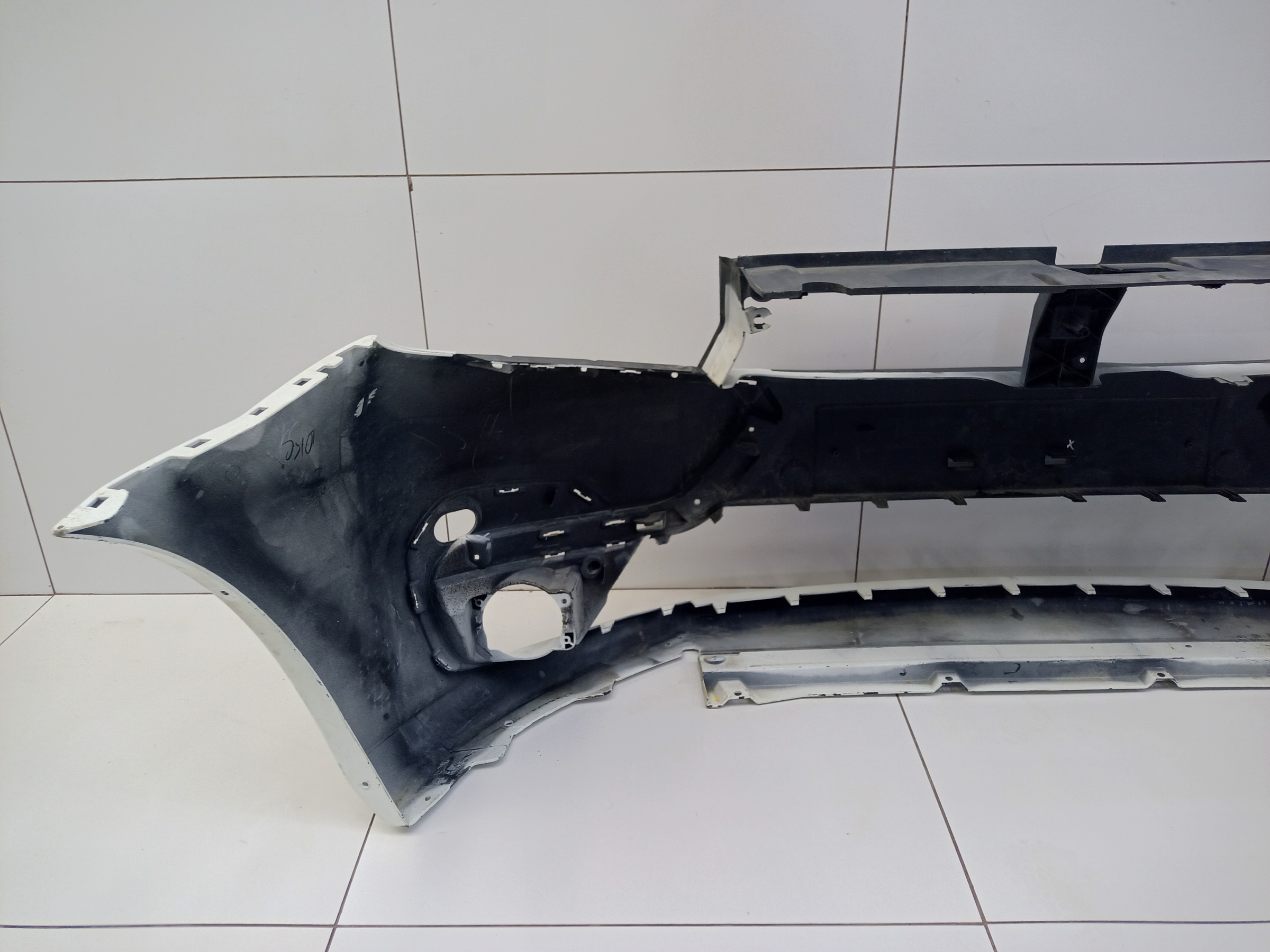 Бампер передний Lada Largus 1 Restail