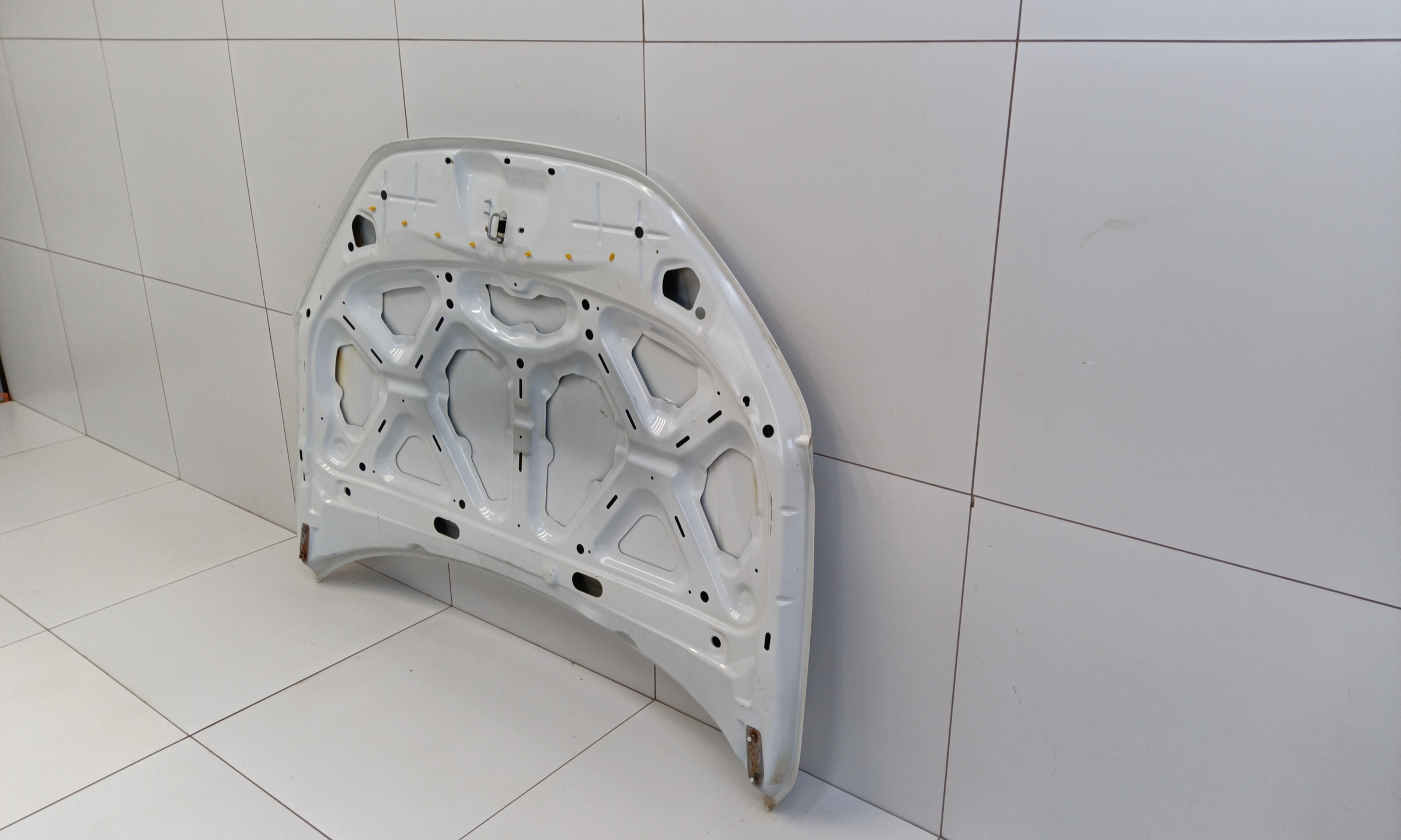 Капот Lada Granta 1 Restail