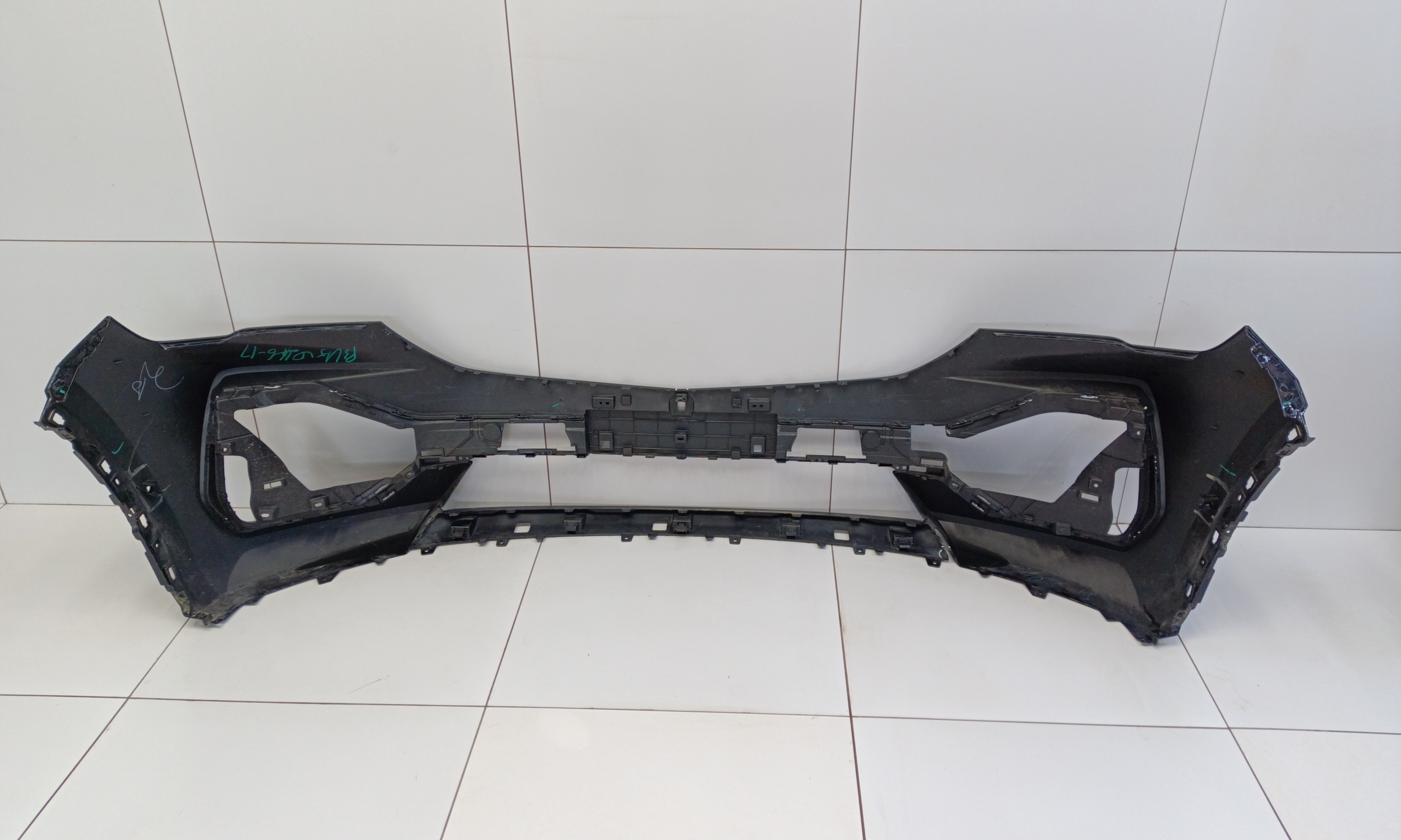 Бампер передний Geely Monjaro