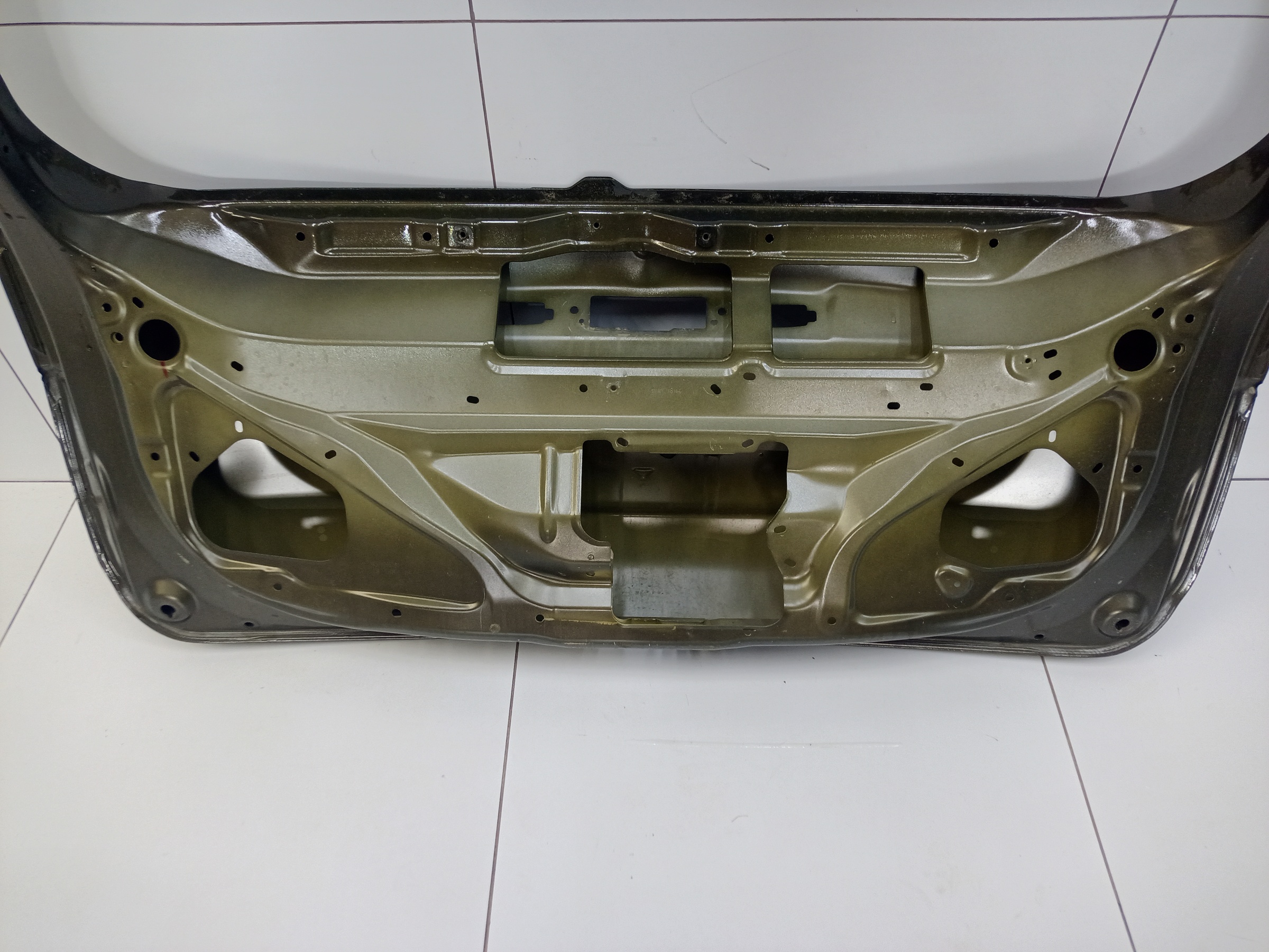 Крышка багажника Mitsubishi Outlander 3 Restail 2