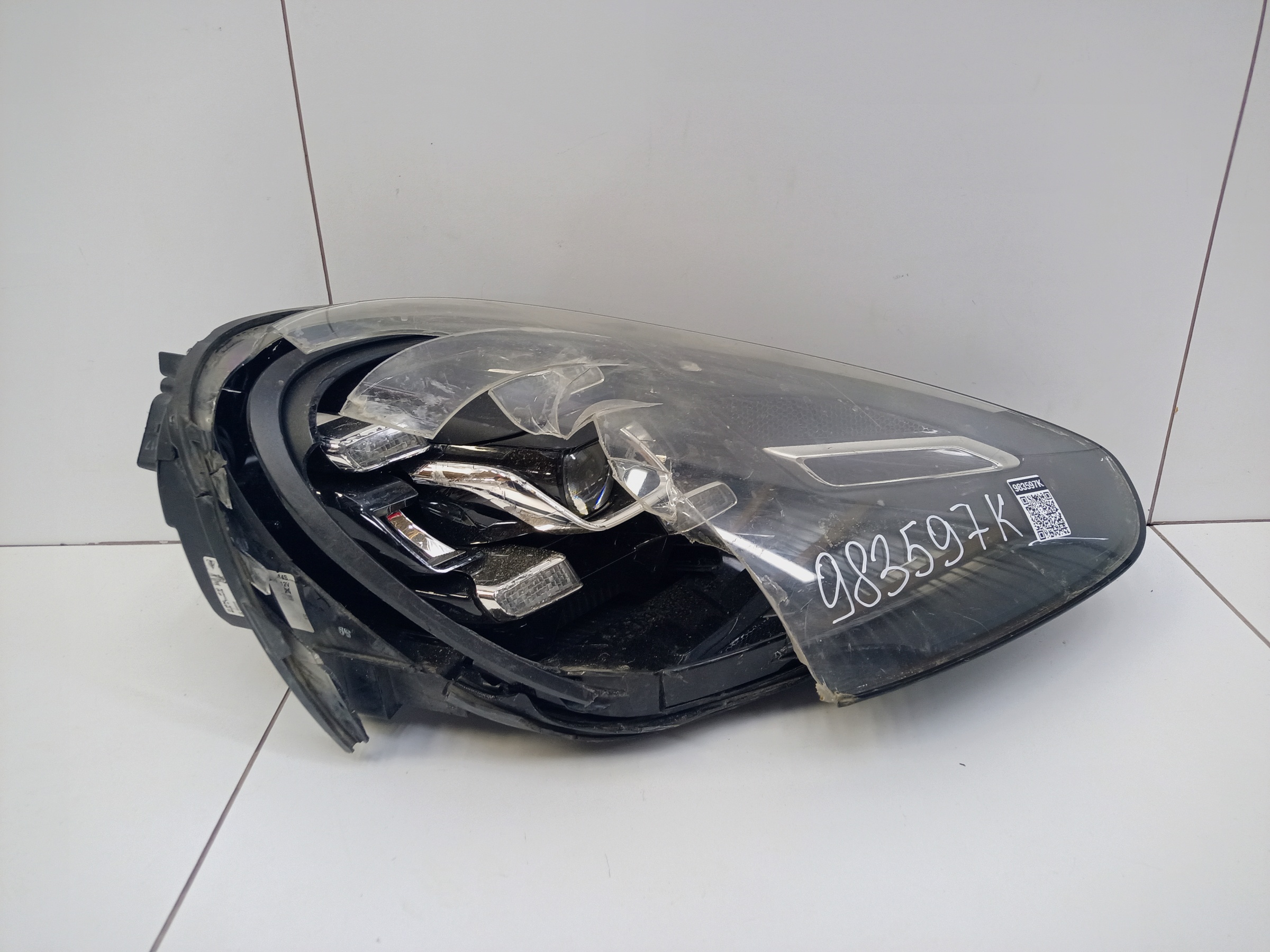 Фара передняя правая Porsche Cayenne 958 Restail LED