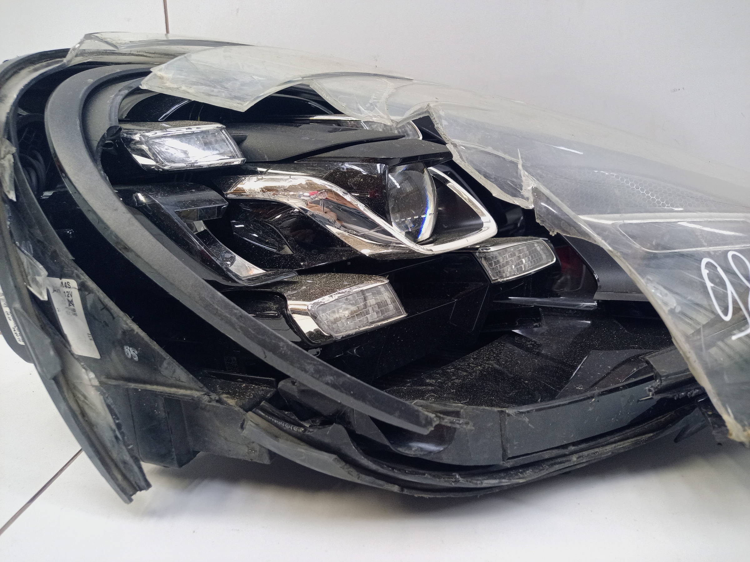 Фара передняя правая Porsche Cayenne 958 Restail LED