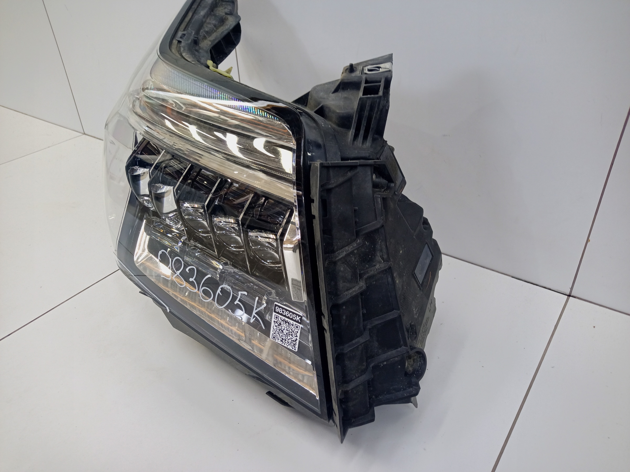 Фара передняя левая Cadillac Escalade 4 LED