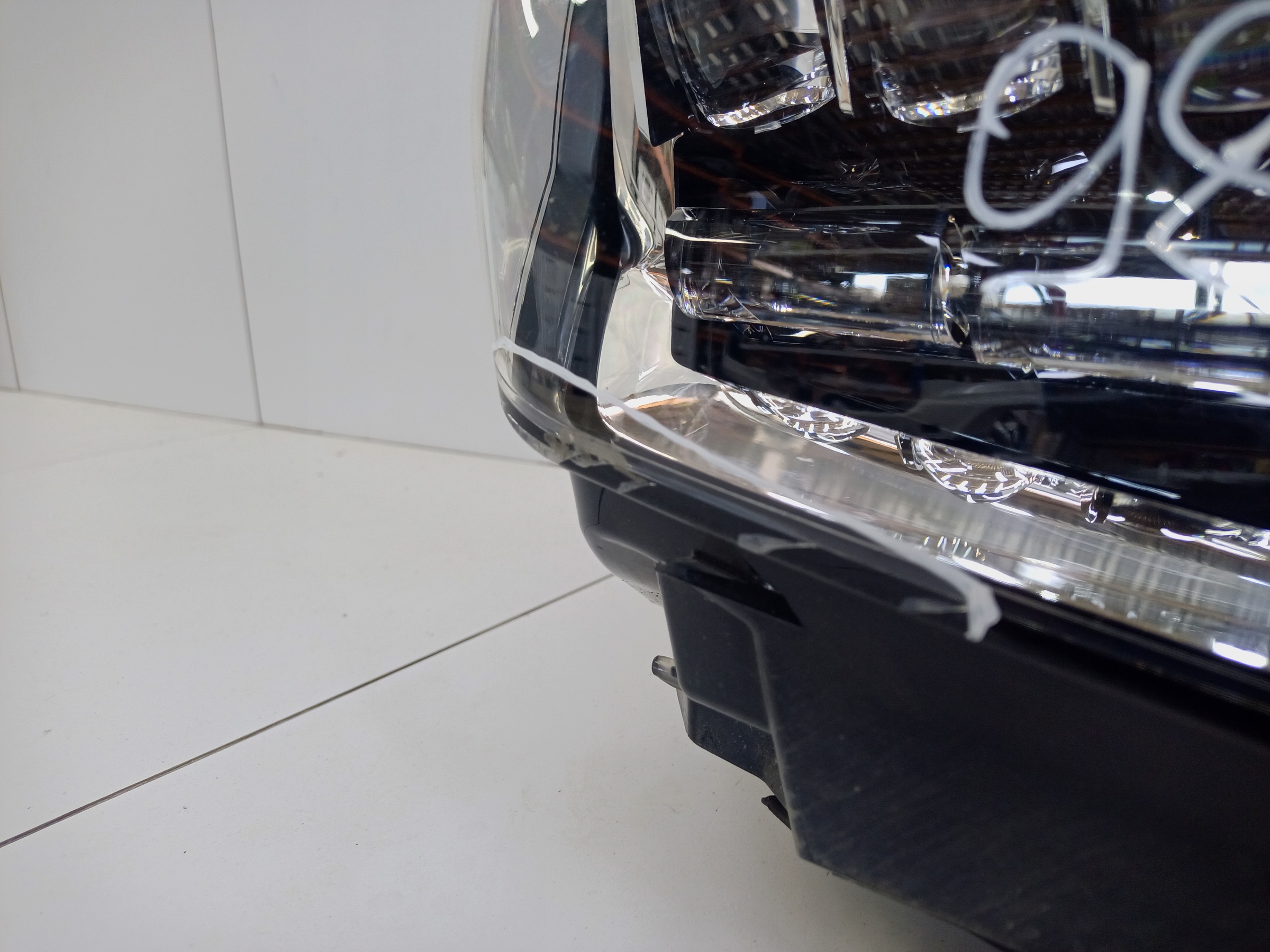Фара передняя левая Cadillac Escalade 4 LED
