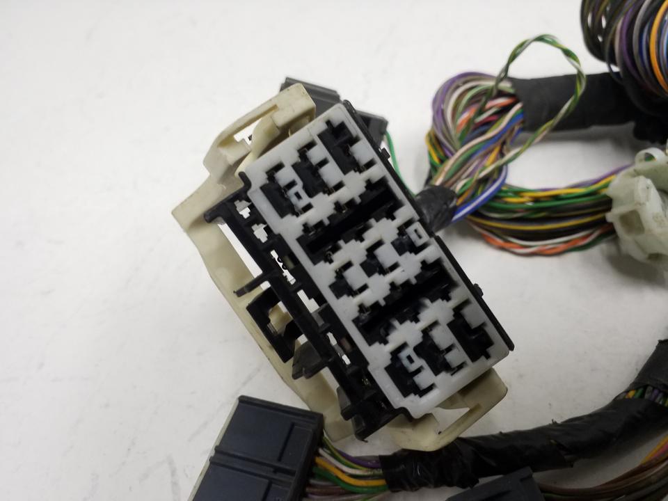 Проводка моторного отсека Volvo