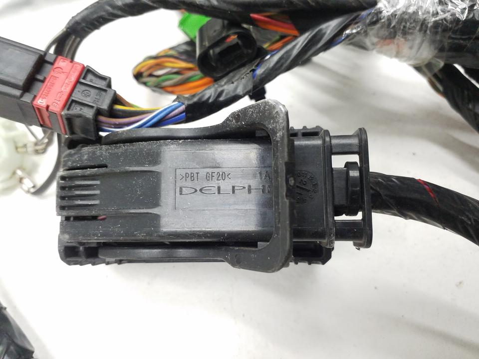 Проводка моторного отсека Volvo