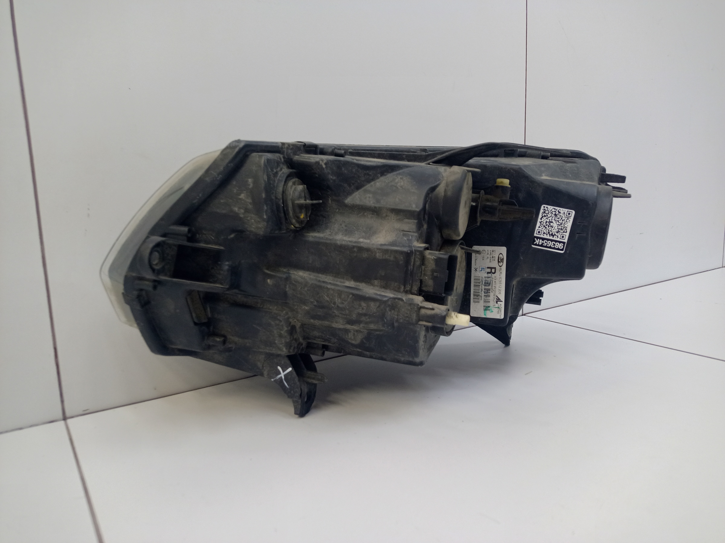 Фара передняя правая Lada Largus 1 Restail