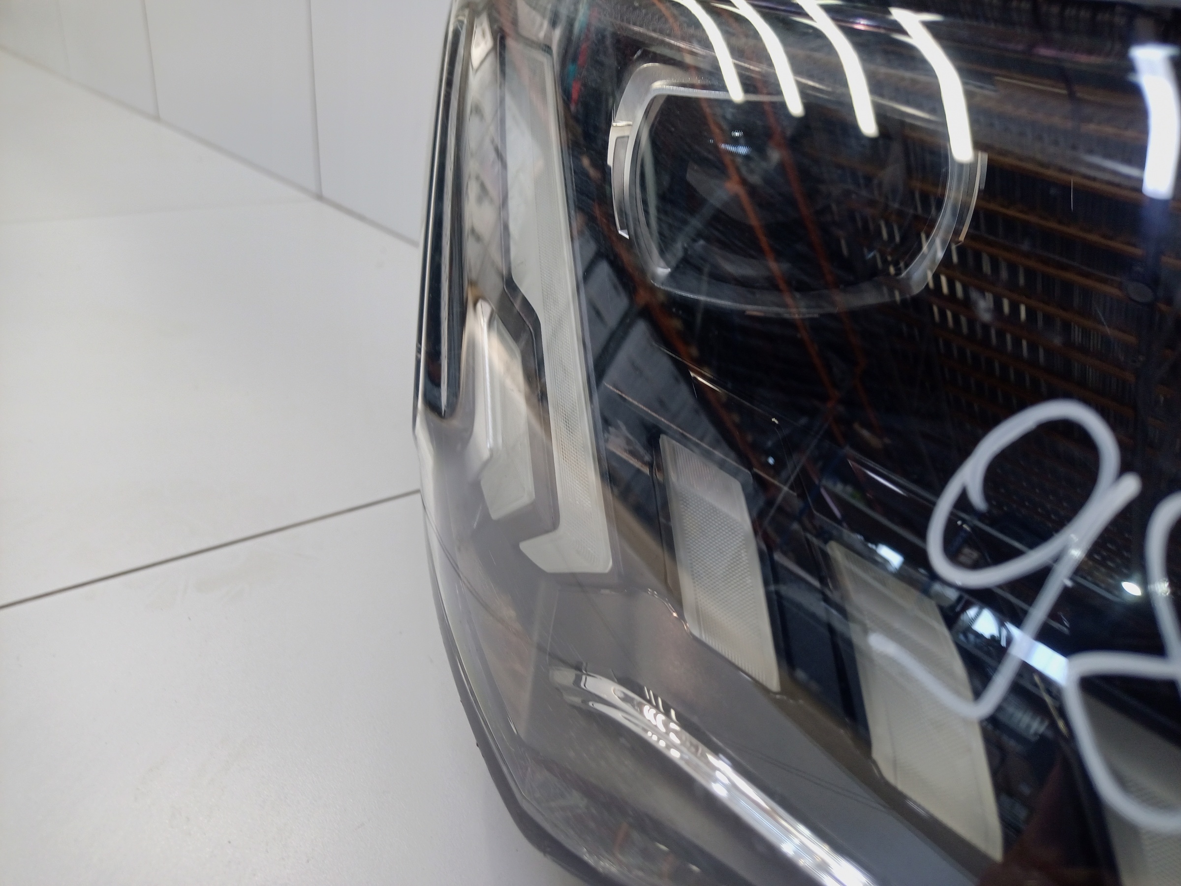 Фара передняя правая Audi Q7 2 Restail Matrix