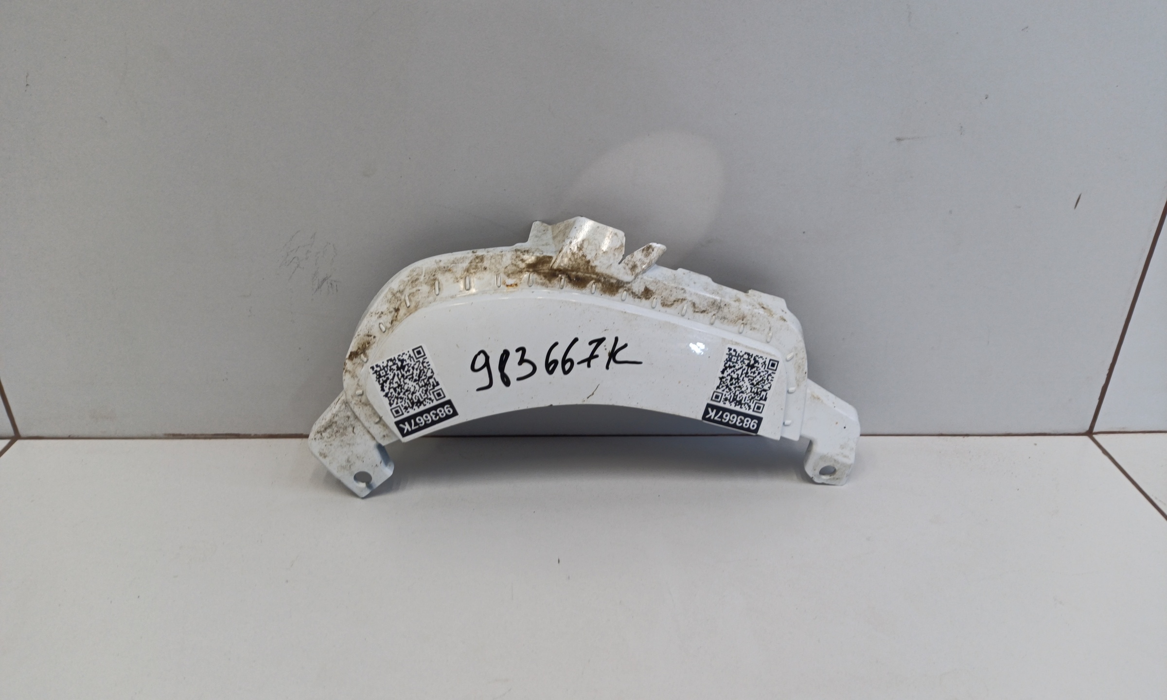 Накладка заднего бампера левая Genesis GV70 I